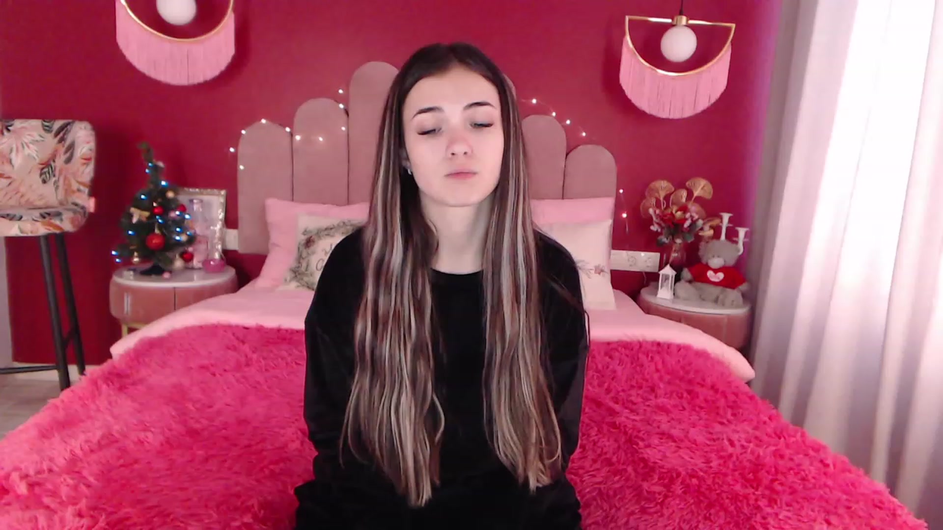 Gallery image thumbnail from AmeliaMFC's myfreecams stream on, 12/29/2022, 13:04 image 19 of 20