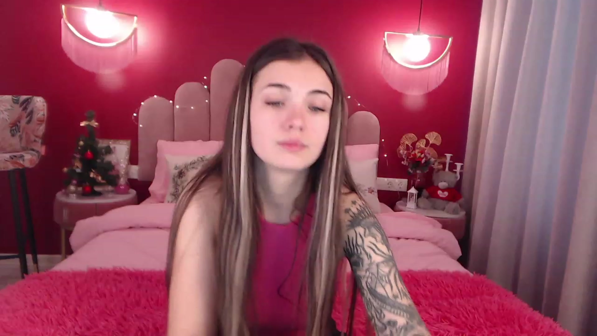 Gallery image thumbnail from AmeliaMFC's myfreecams stream on, 12/31/2022, 07:26 image 12 of 20