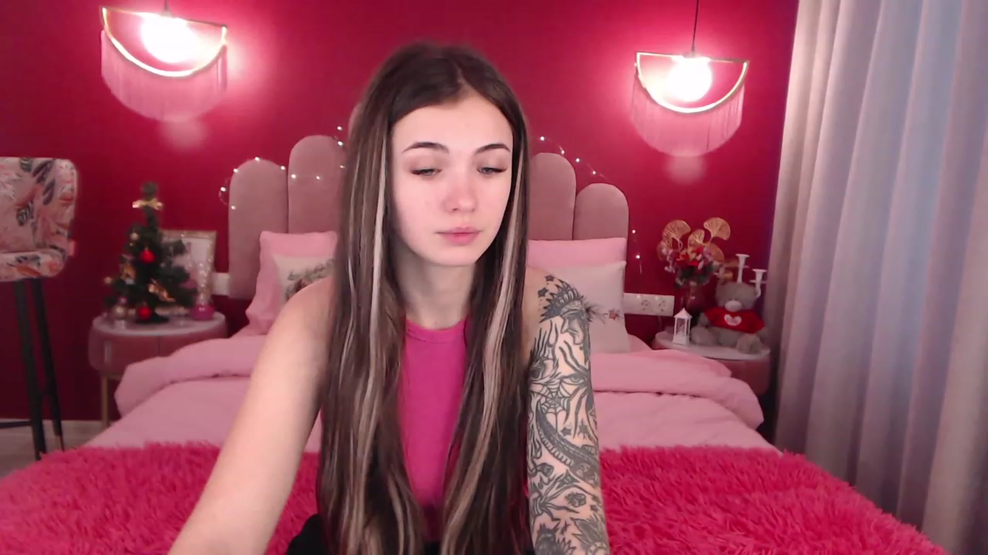Gallery image thumbnail from AmeliaMFC's myfreecams stream on, 12/31/2022, 07:26 image 14 of 20