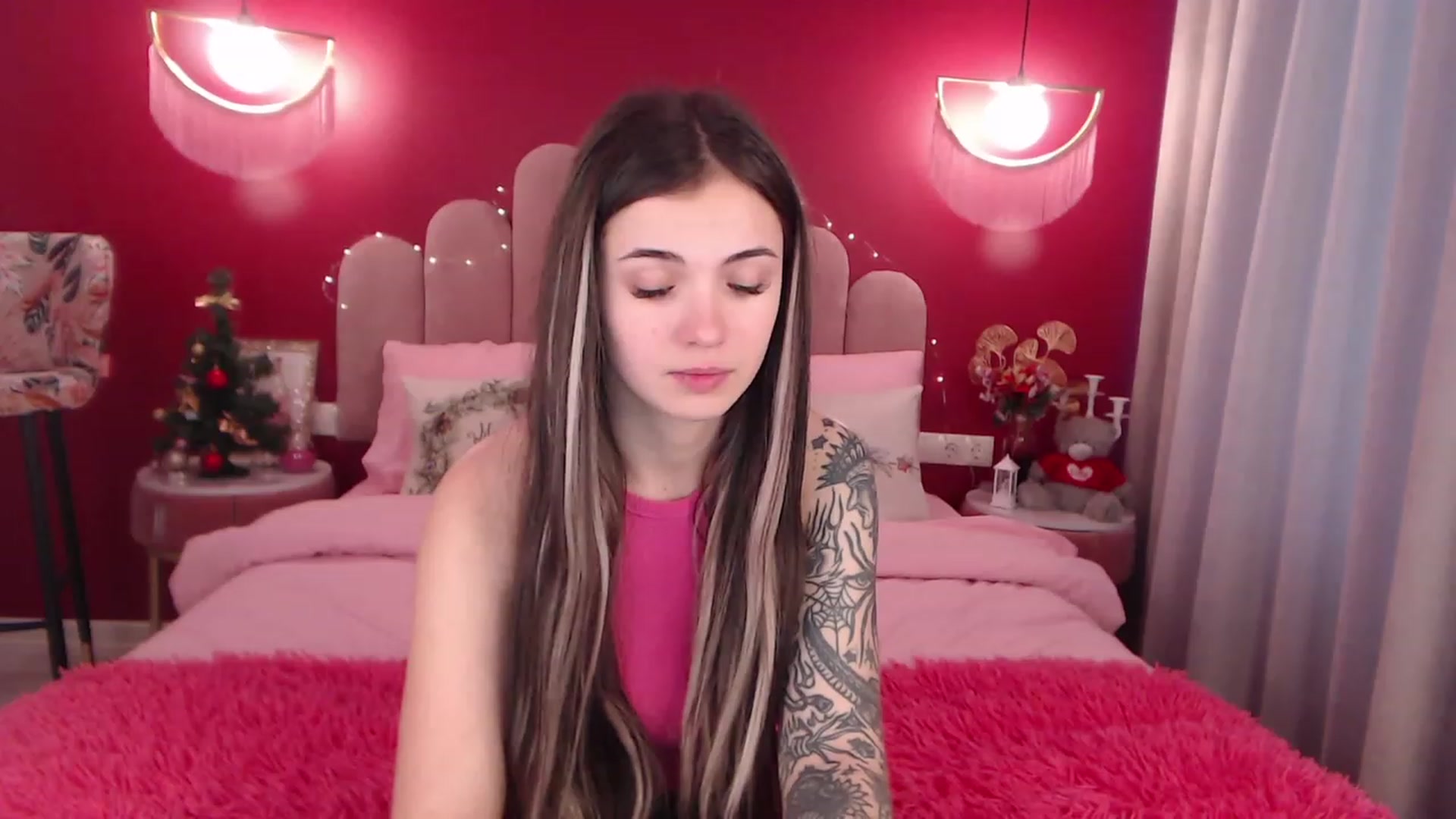 Gallery image thumbnail from AmeliaMFC's myfreecams stream on, 12/31/2022, 07:26 image 15 of 20
