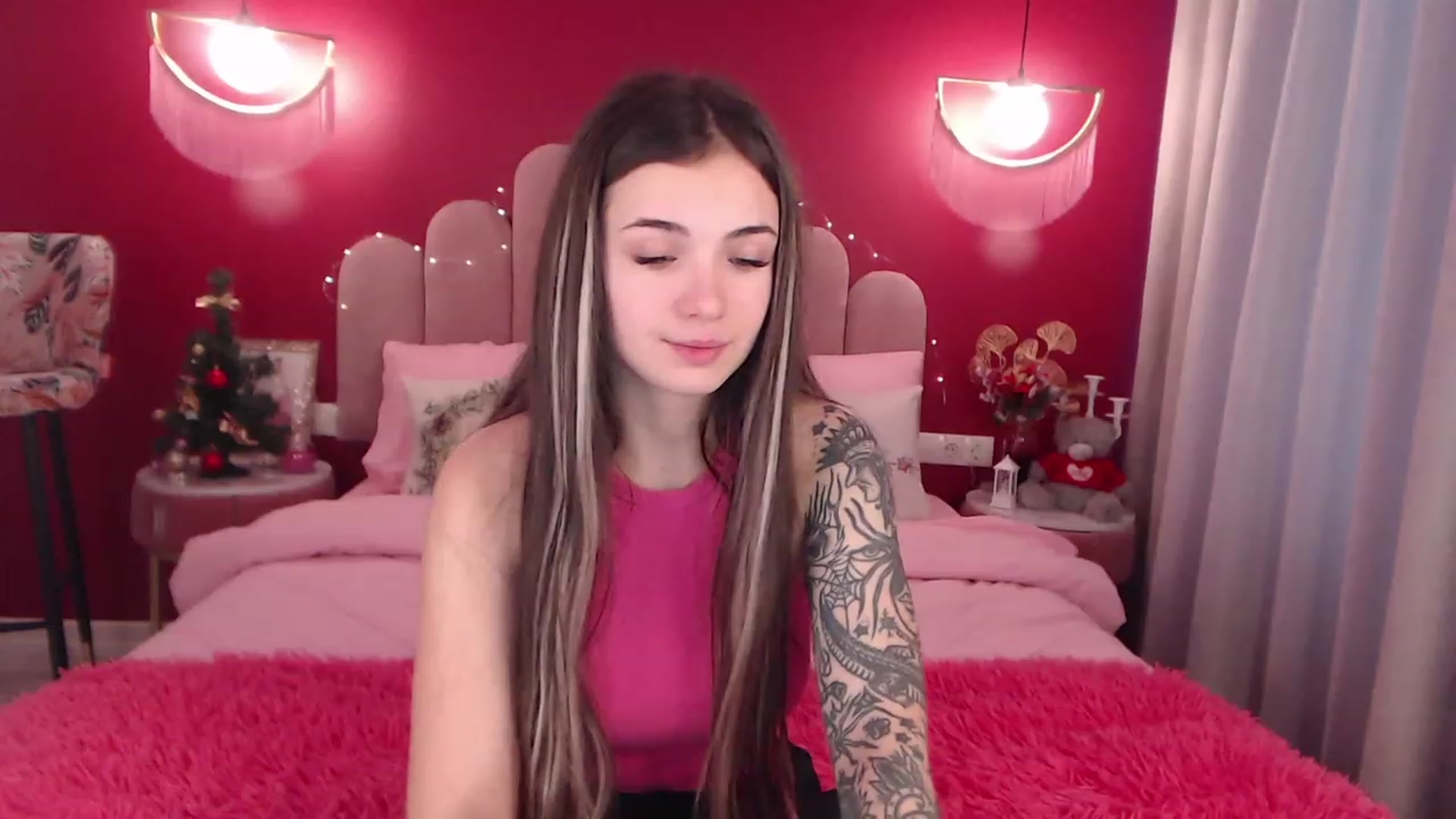 Gallery image thumbnail from AmeliaMFC's myfreecams stream on, 12/31/2022, 07:26 image 10 of 20