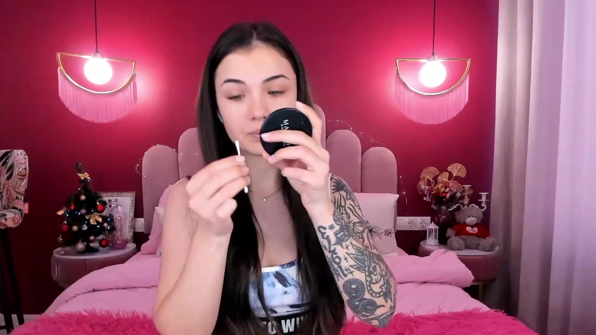 Gallery image thumbnail from AmeliaMFC's myfreecams stream on, 01/19/2023, 09:32 image 17 of 20