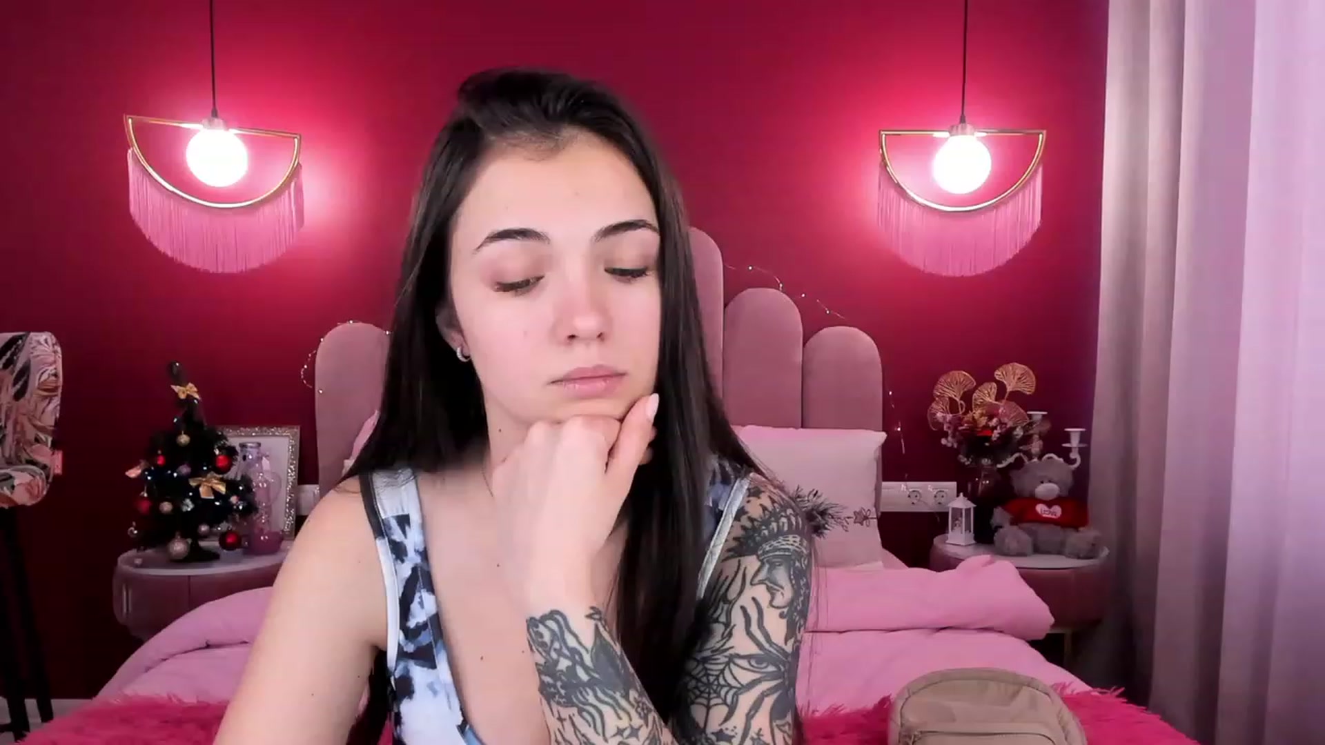 Gallery image thumbnail from AmeliaMFC's myfreecams stream on, 01/19/2023, 10:37 image 4 of 20