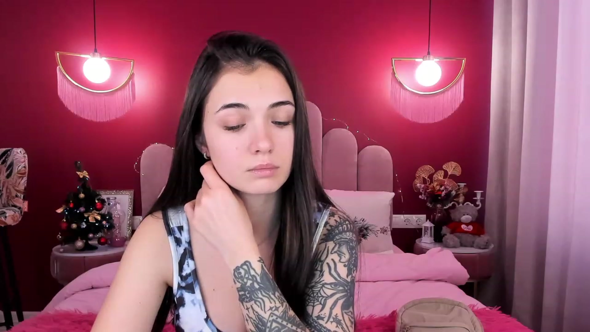 Gallery image thumbnail from AmeliaMFC's myfreecams stream on, 01/19/2023, 10:37 image 5 of 20