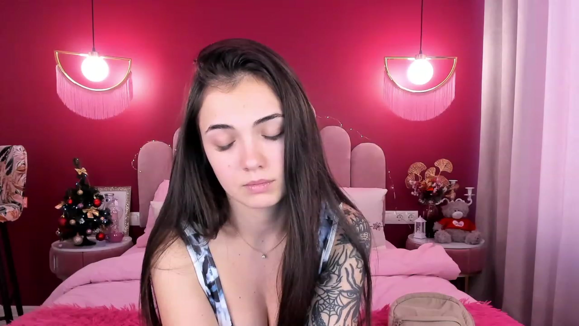 Gallery image thumbnail from AmeliaMFC's myfreecams stream on, 01/19/2023, 10:37 image 16 of 20