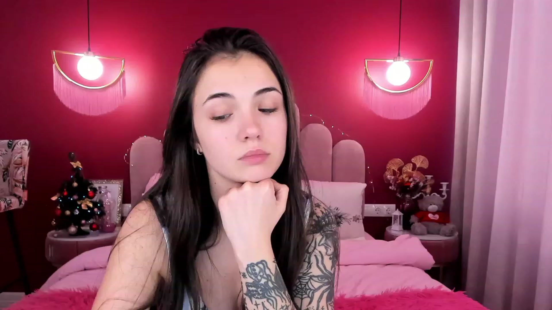Gallery image thumbnail from AmeliaMFC's myfreecams stream on, 01/19/2023, 13:01 image 12 of 20