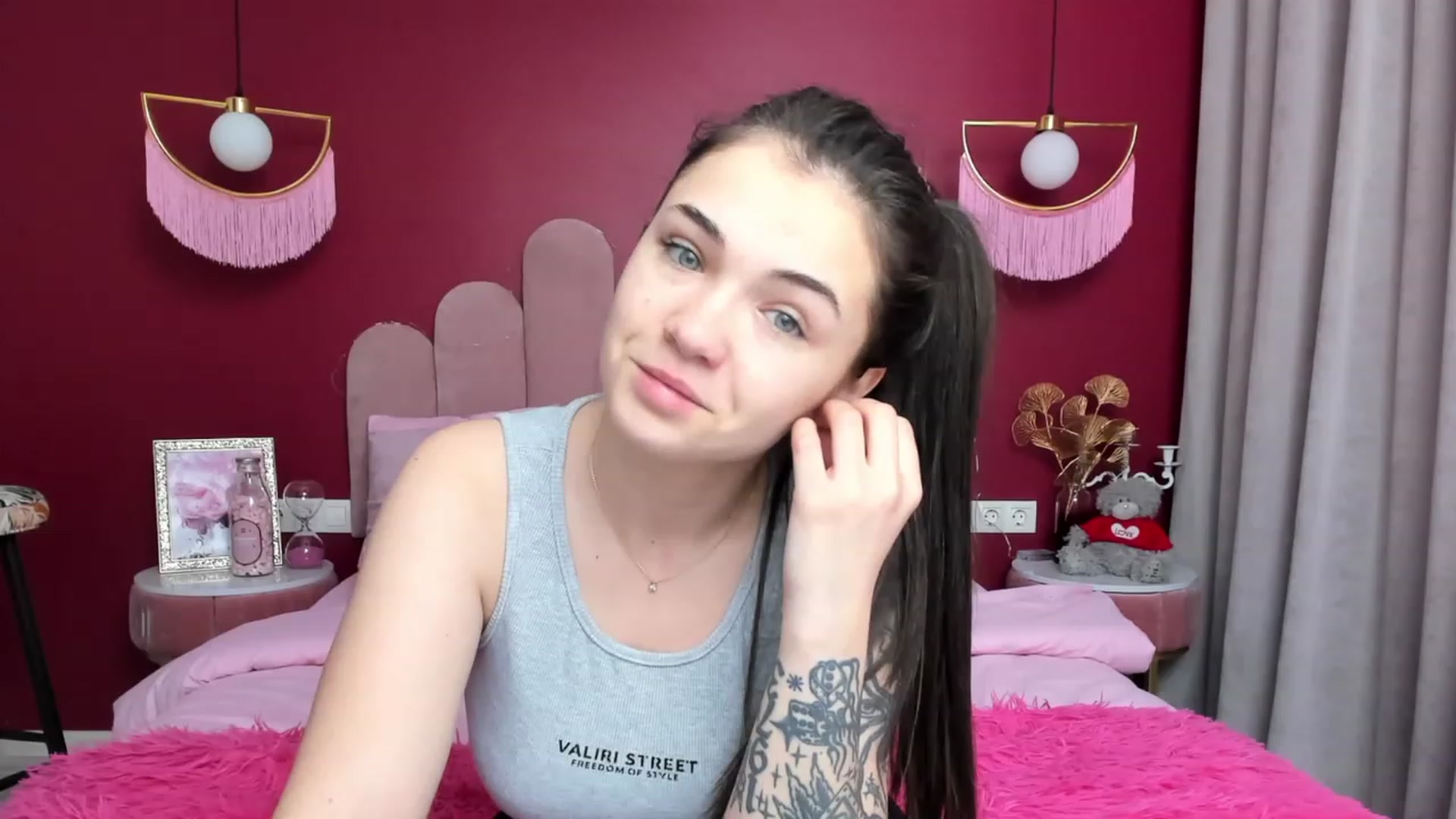 Gallery image thumbnail from AmeliaMFC's myfreecams stream on, 01/26/2023, 06:48 image 6 of 20