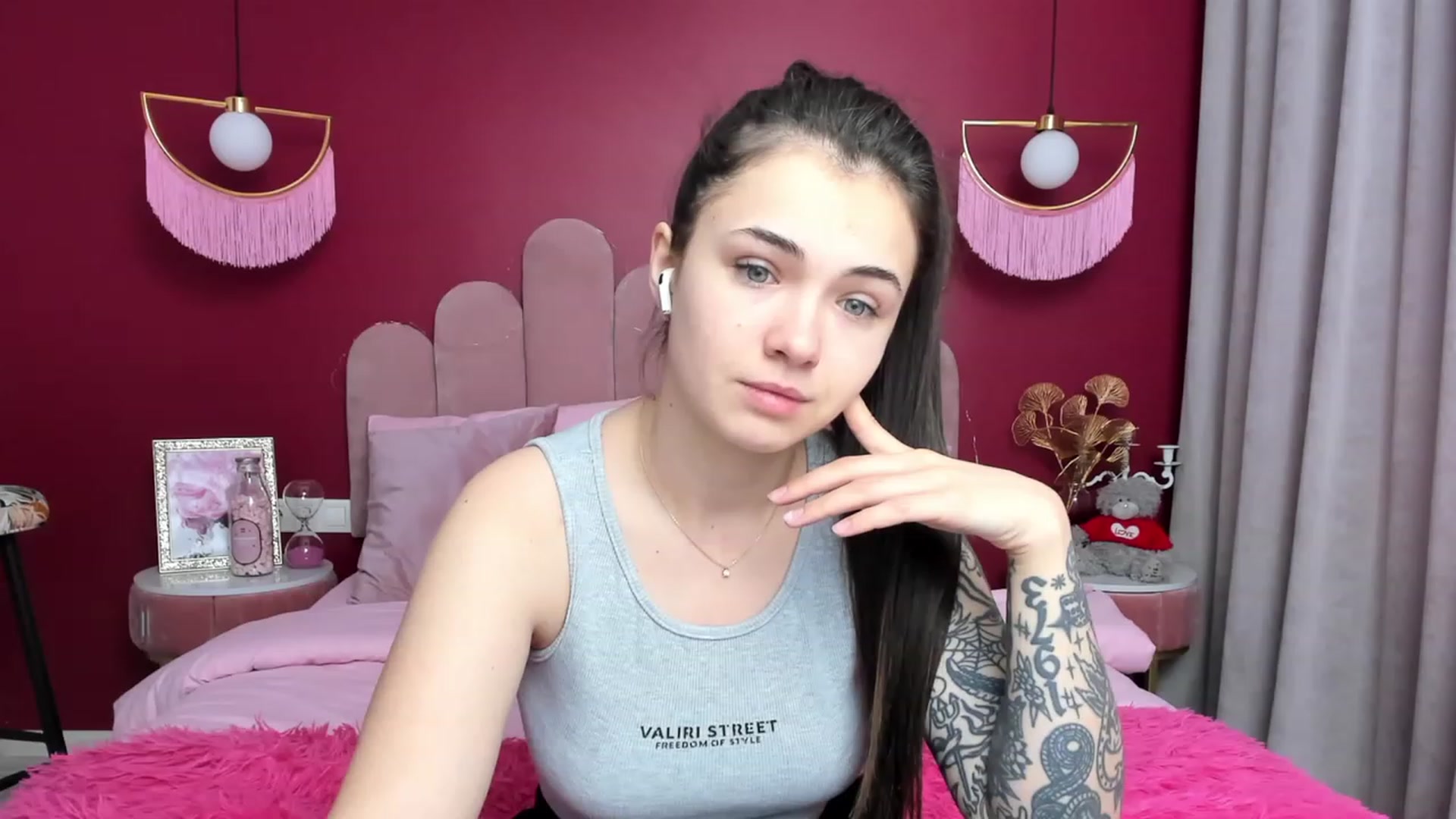 Gallery image thumbnail from AmeliaMFC's myfreecams stream on, 01/26/2023, 06:48 image 15 of 20
