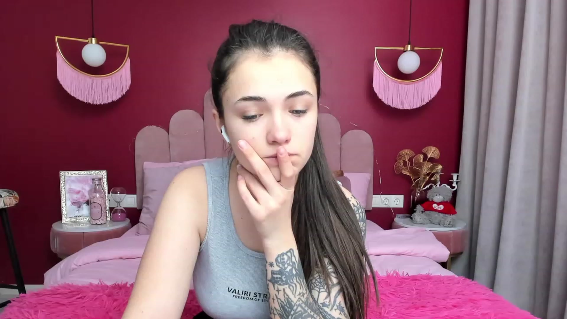 Gallery image thumbnail from AmeliaMFC's myfreecams stream on, 01/26/2023, 06:48 image 4 of 20