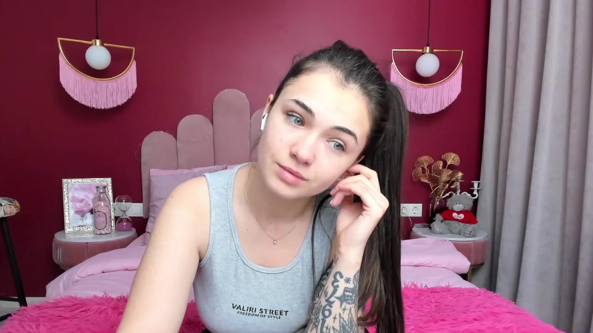 Gallery image thumbnail from AmeliaMFC's myfreecams stream on, 01/26/2023, 06:48 image 9 of 20