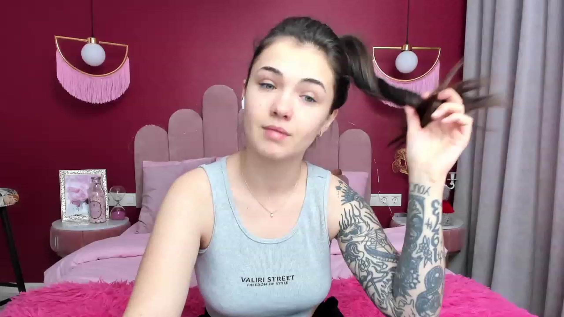Gallery image thumbnail from AmeliaMFC's myfreecams stream on, 01/26/2023, 06:48 image 11 of 20