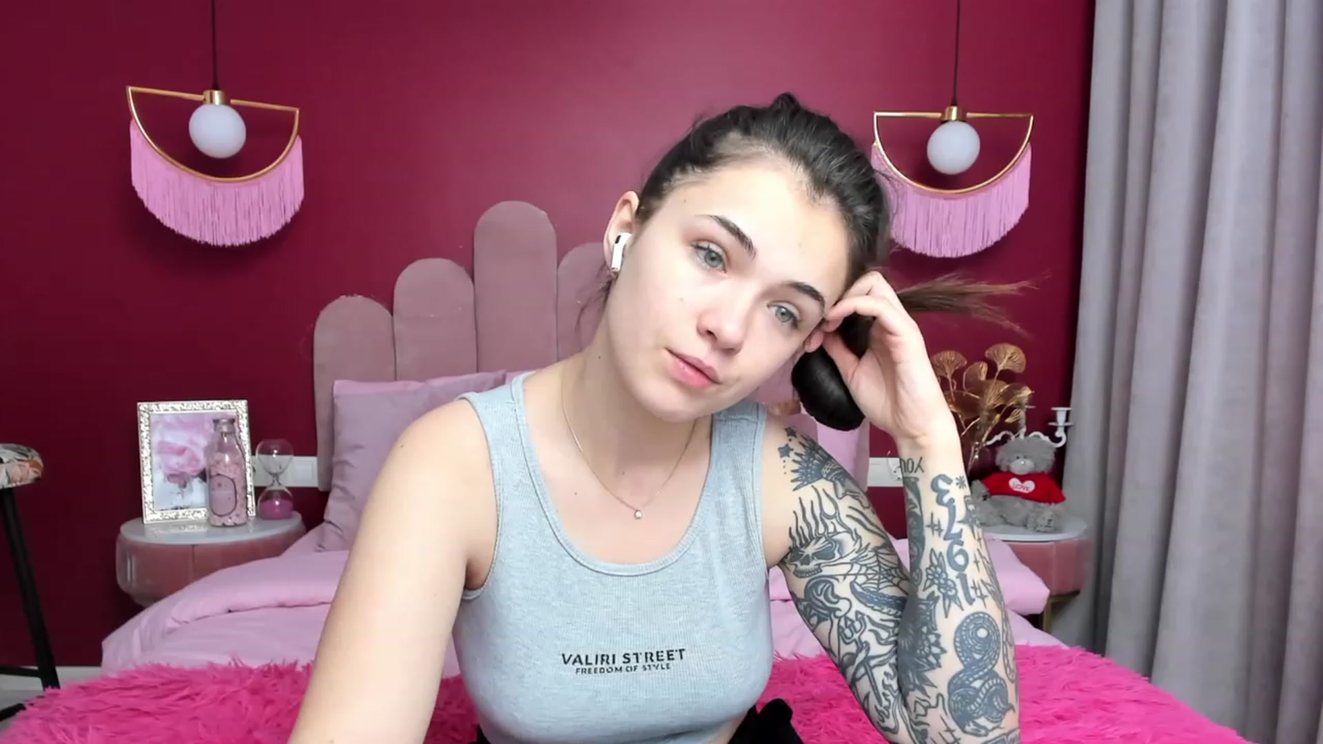 Gallery image thumbnail from AmeliaMFC's myfreecams stream on, 01/26/2023, 06:48 image 12 of 20