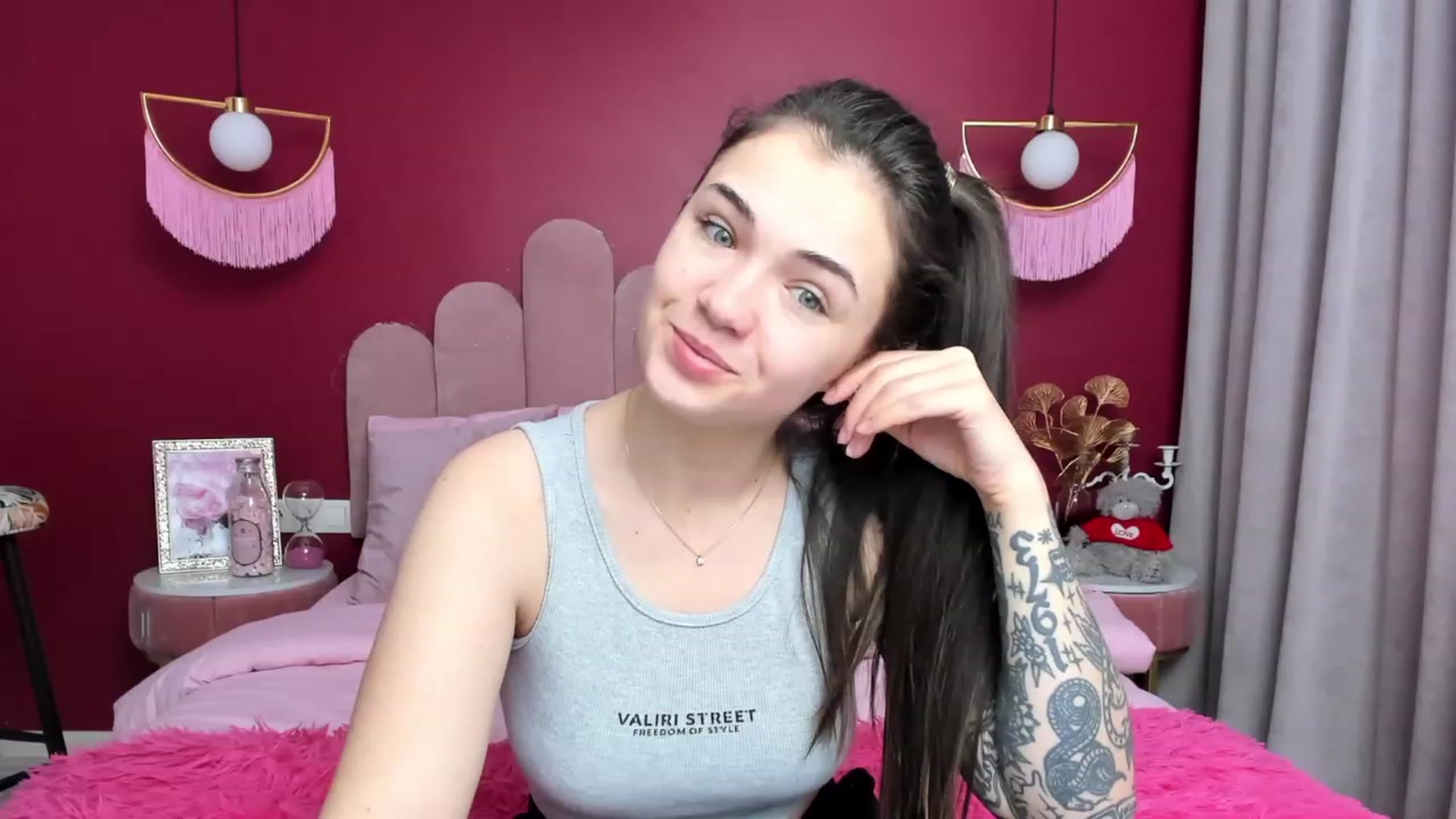 Gallery image thumbnail from AmeliaMFC's myfreecams stream on, 01/26/2023, 06:48 image 13 of 20