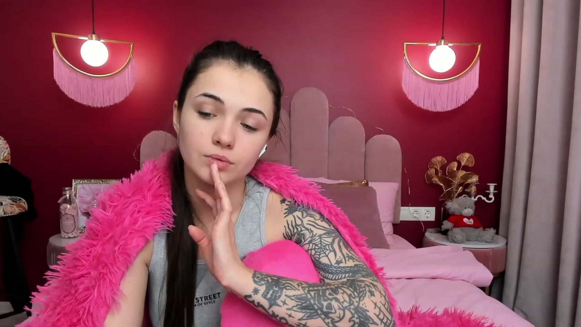 Gallery image thumbnail from AmeliaMFC's myfreecams stream on, 01/26/2023, 10:46 image 17 of 20