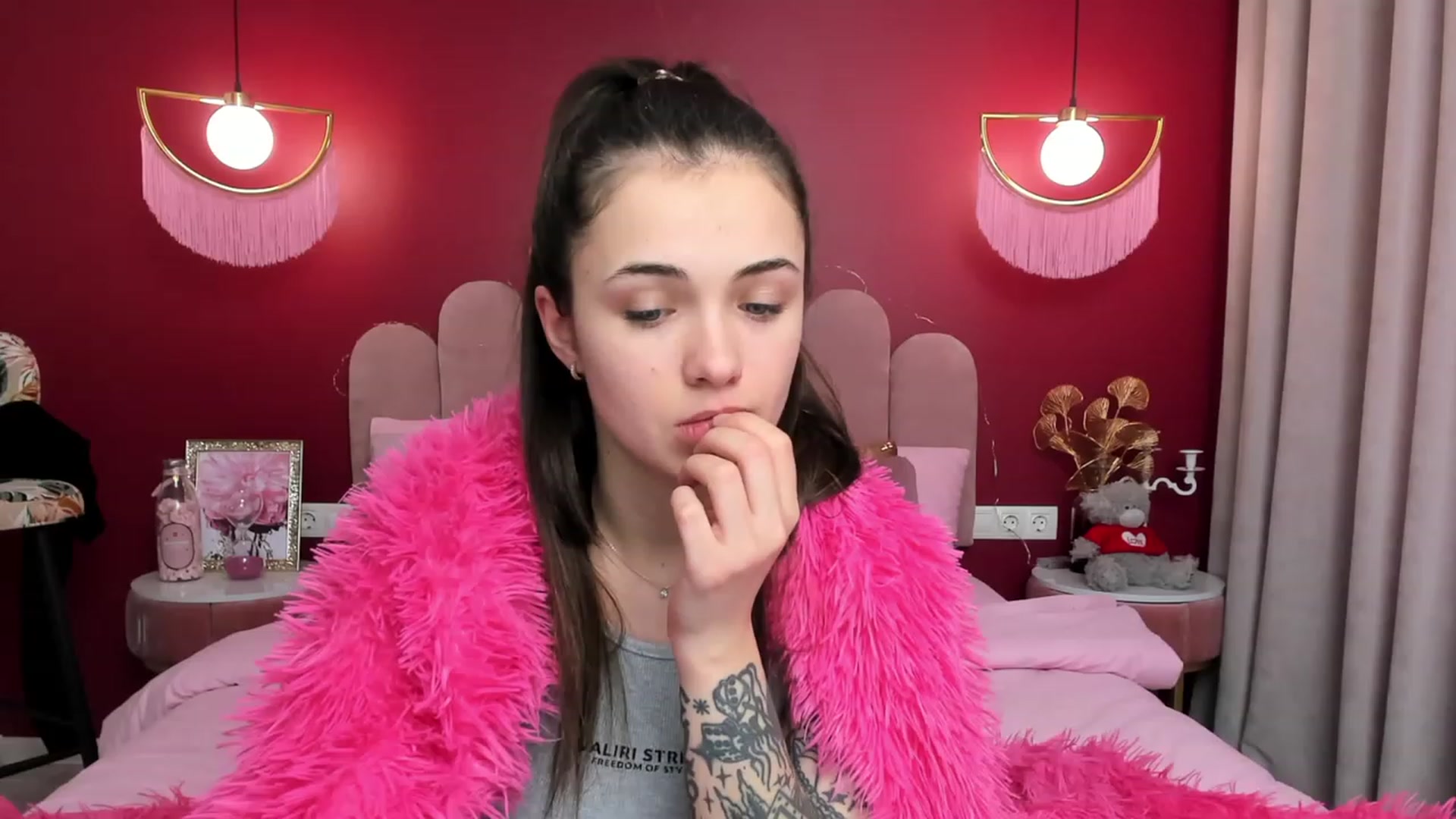 Gallery image thumbnail from AmeliaMFC's myfreecams stream on, 01/26/2023, 11:43 image 7 of 20