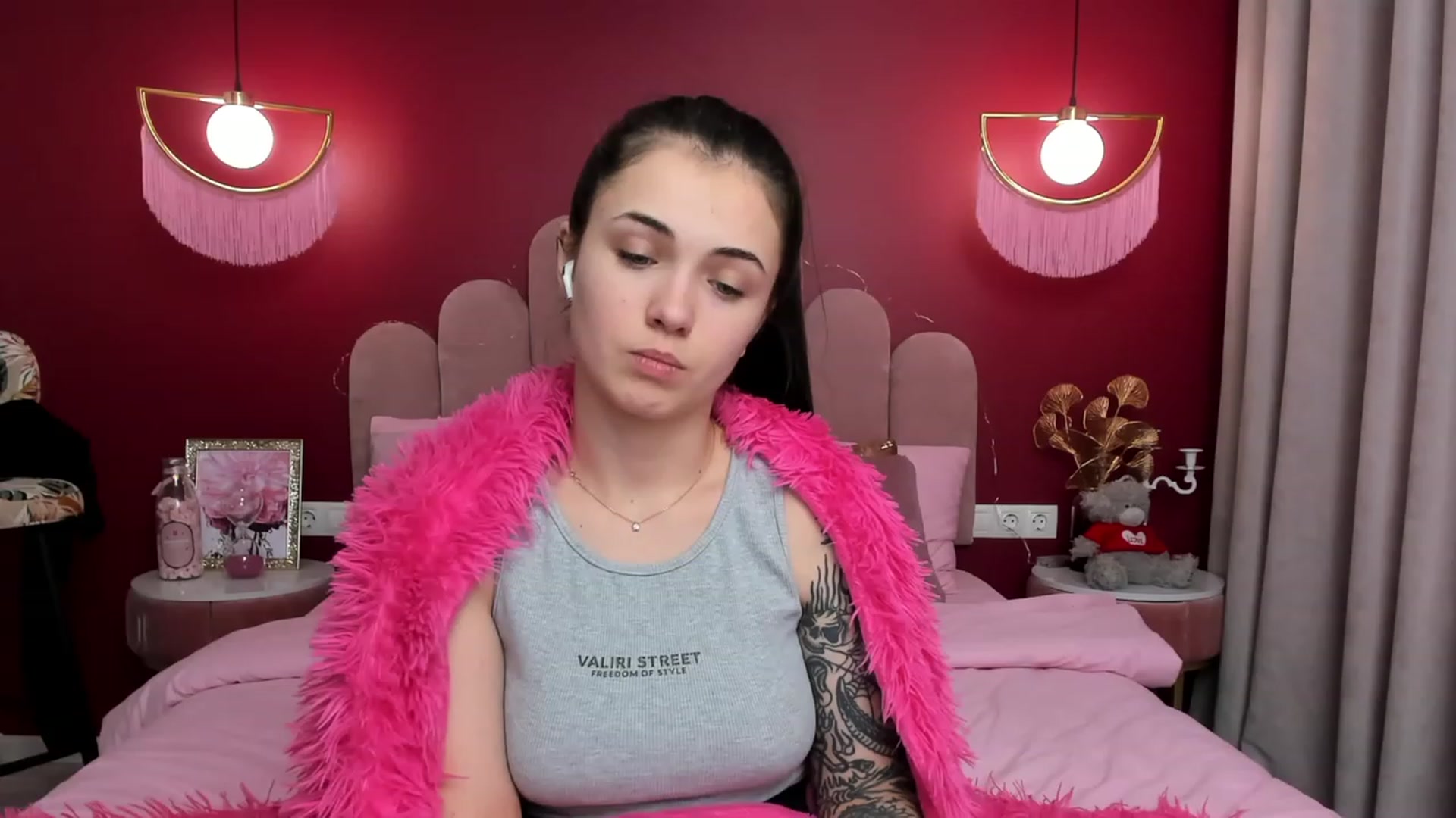 Gallery image thumbnail from AmeliaMFC's myfreecams stream on, 01/26/2023, 13:01 image 14 of 20