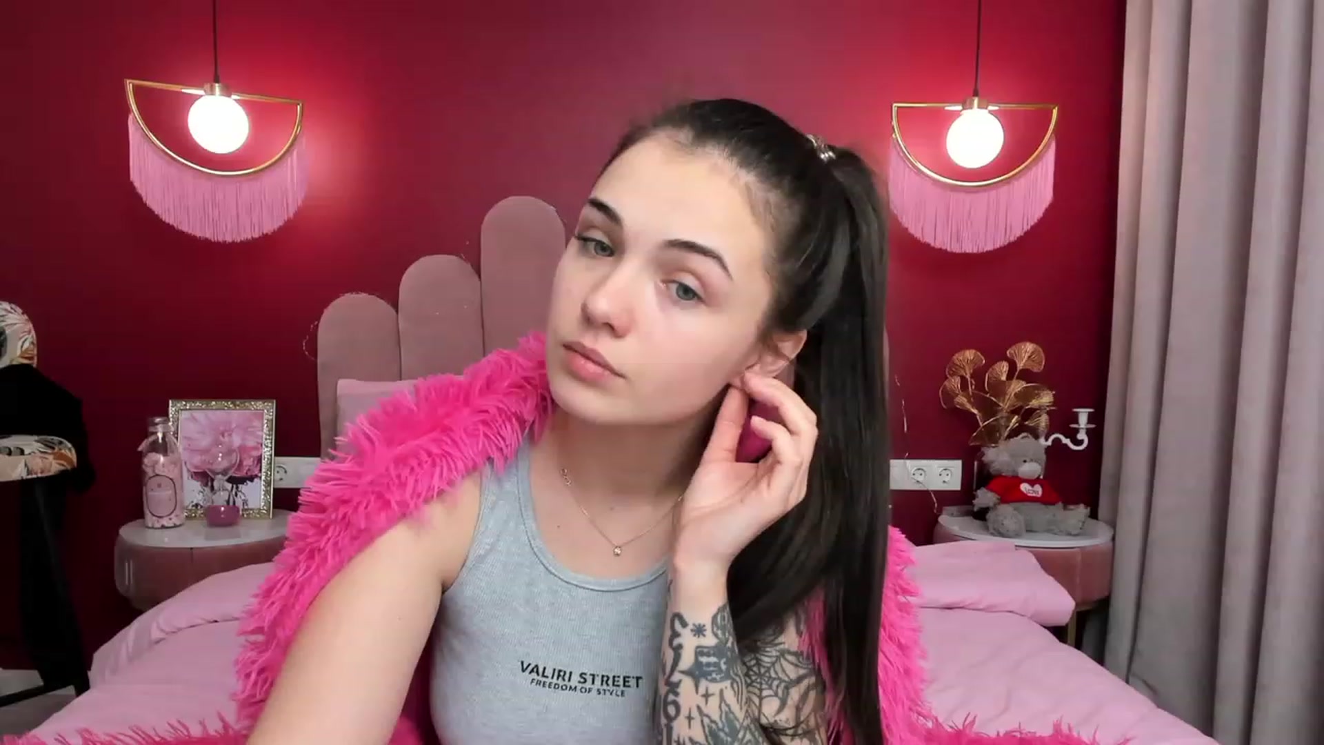 Gallery image thumbnail from AmeliaMFC's myfreecams stream on, 01/26/2023, 13:01 image 11 of 20