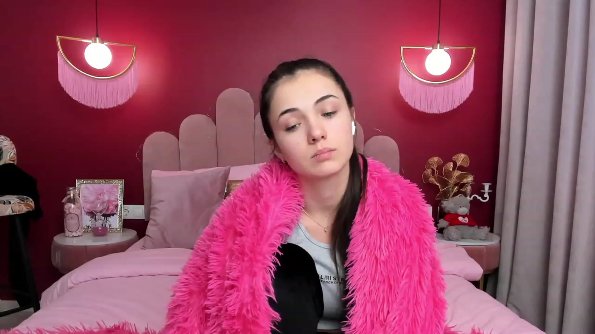 Gallery image thumbnail from AmeliaMFC's myfreecams stream on, 01/26/2023, 13:01 image 3 of 20
