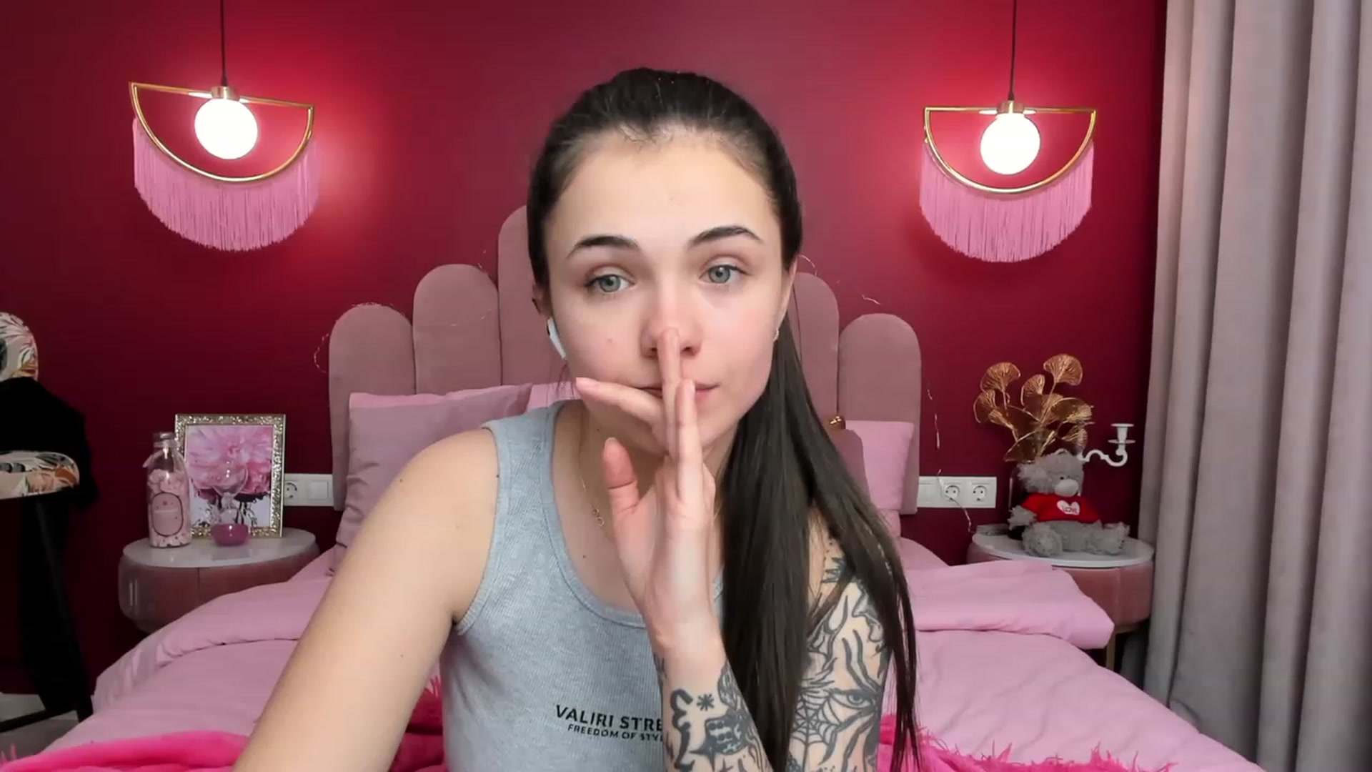 Gallery image thumbnail from AmeliaMFC's myfreecams stream on, 01/26/2023, 13:01 image 19 of 20