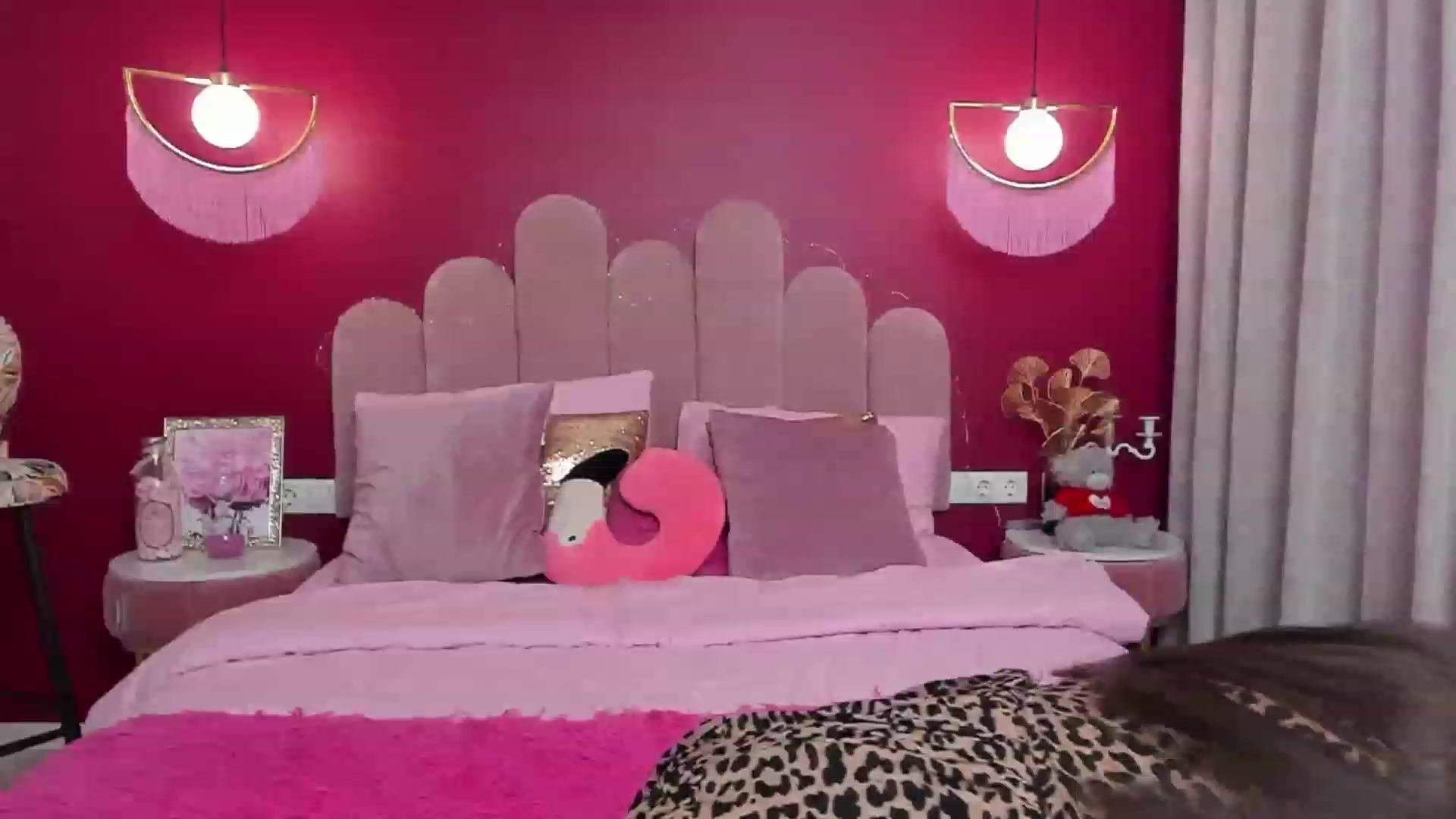 Gallery image thumbnail from AmeliaMFC's myfreecams stream on, 01/30/2023, 14:31 image 9 of 20