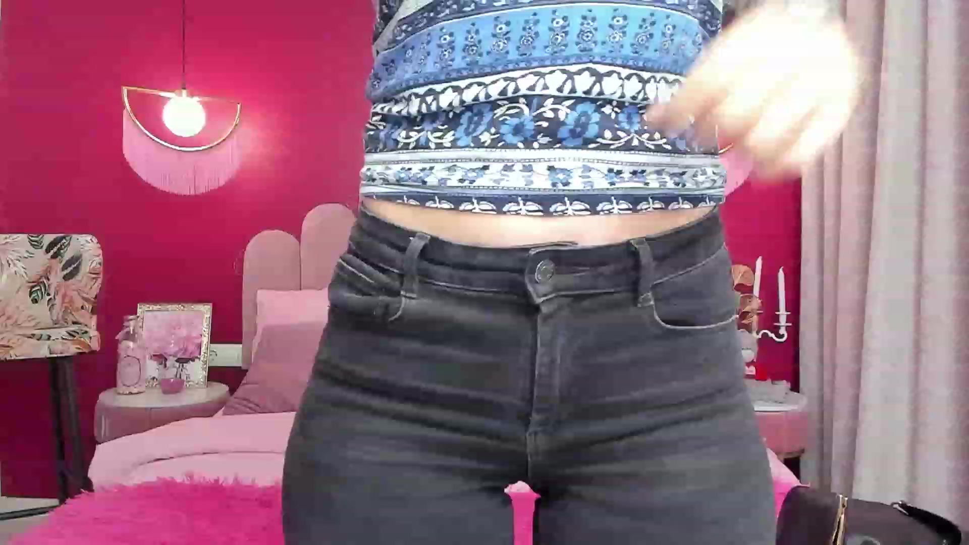 Gallery image thumbnail from AmeliaMFC's myfreecams stream on, 02/01/2023, 17:09 image 2 of 20