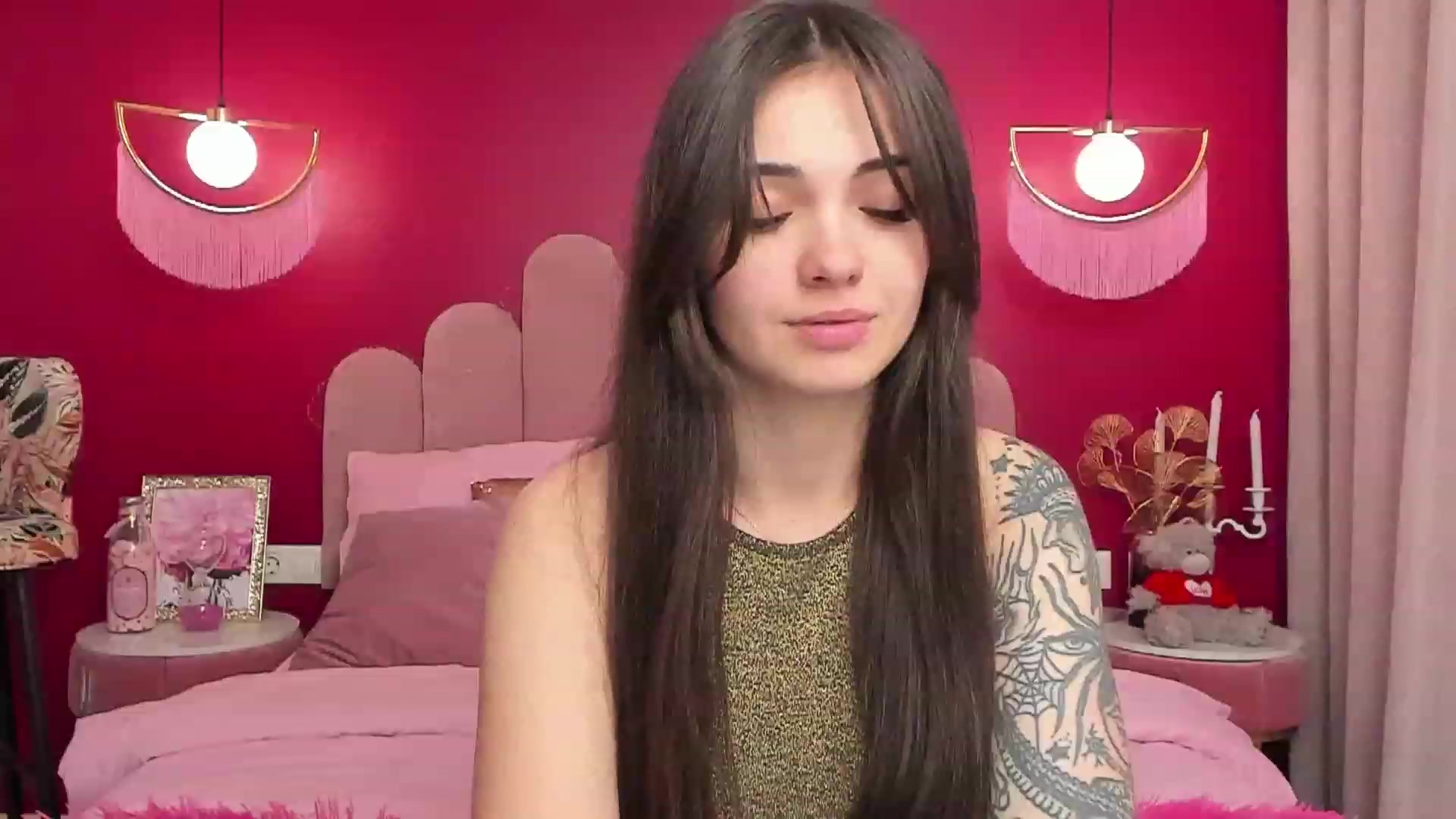 Gallery image thumbnail from AmeliaMFC's myfreecams stream on, 02/02/2023, 08:03 image 13 of 20
