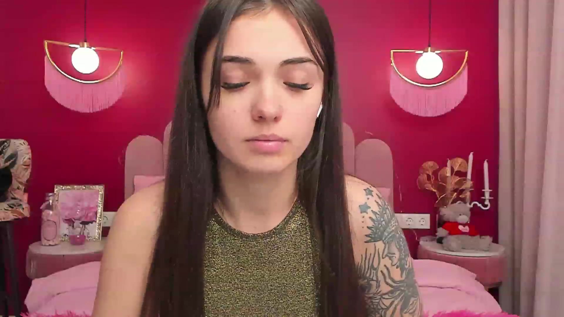 Gallery image thumbnail from AmeliaMFC's myfreecams stream on, 02/02/2023, 09:53 image 11 of 20