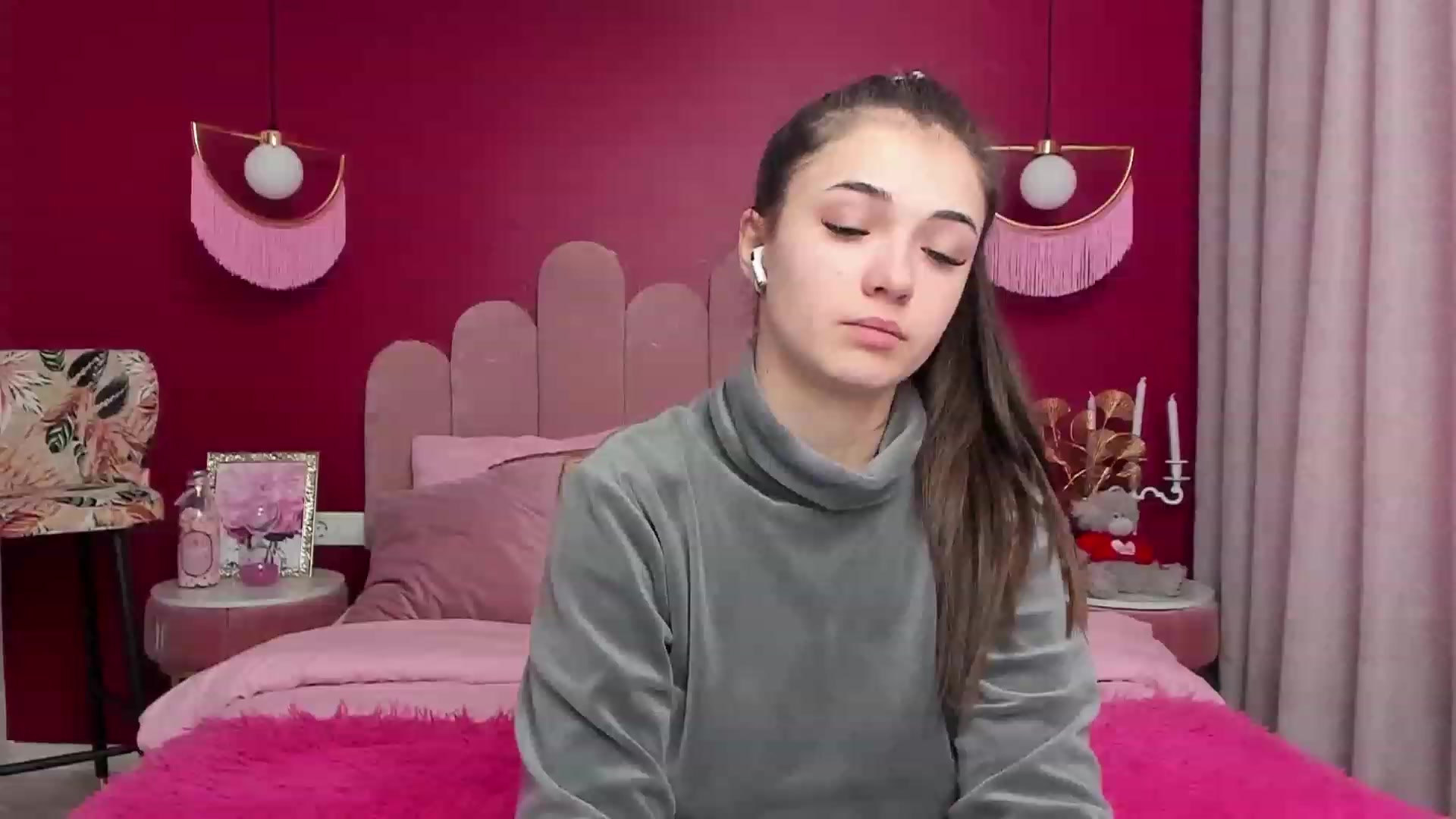 Gallery image thumbnail from AmeliaMFC's myfreecams stream on, 02/07/2023, 12:21 image 2 of 20