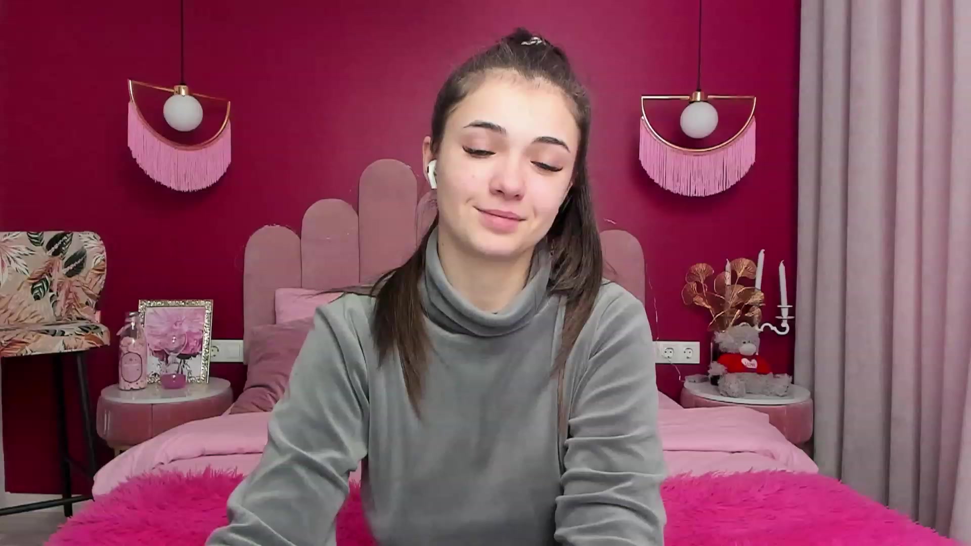 Gallery image thumbnail from AmeliaMFC's myfreecams stream on, 02/07/2023, 12:21 image 16 of 20