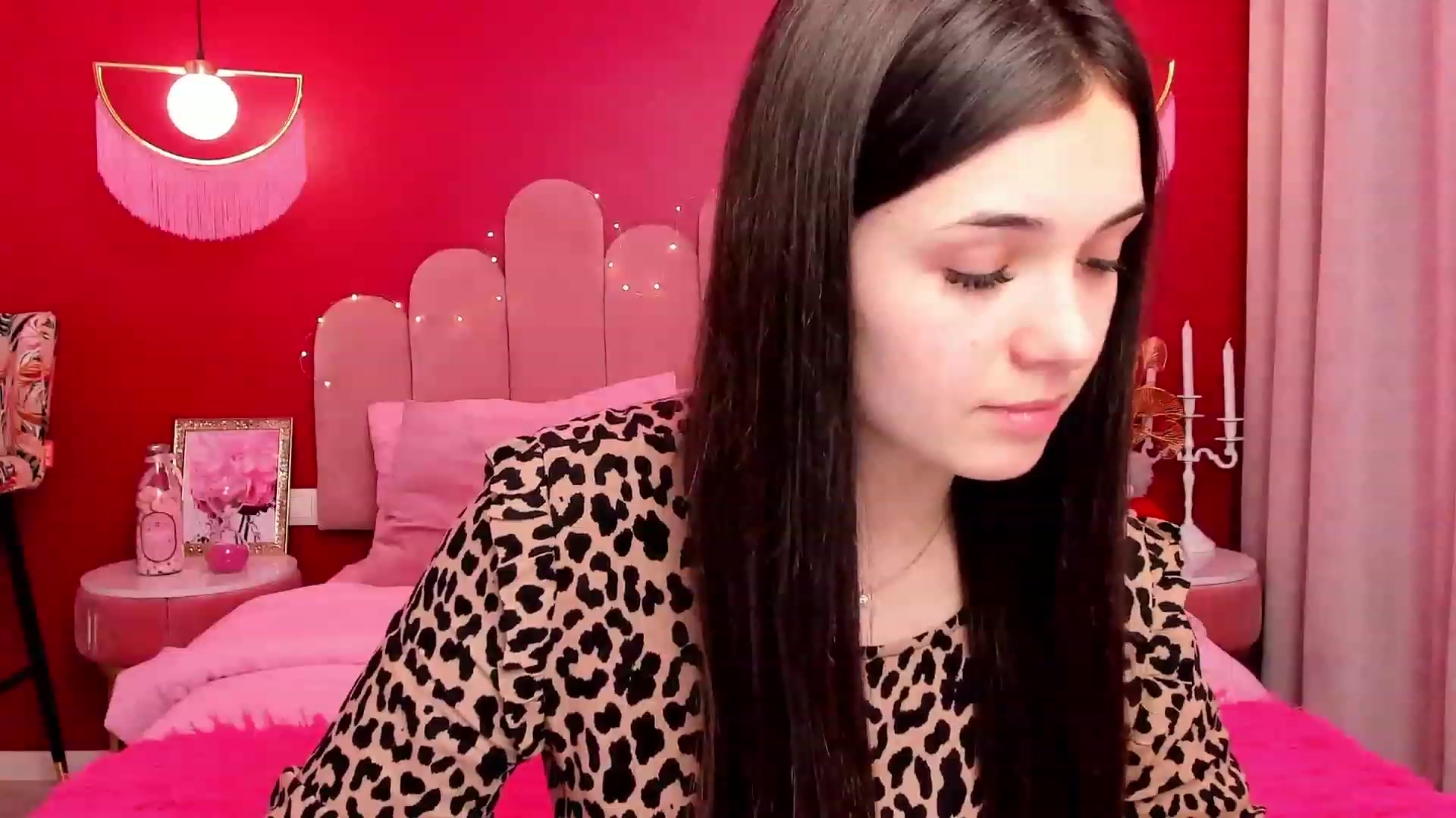 Gallery image thumbnail from AmeliaMFC's myfreecams stream on, 02/10/2023, 15:17 image 15 of 20