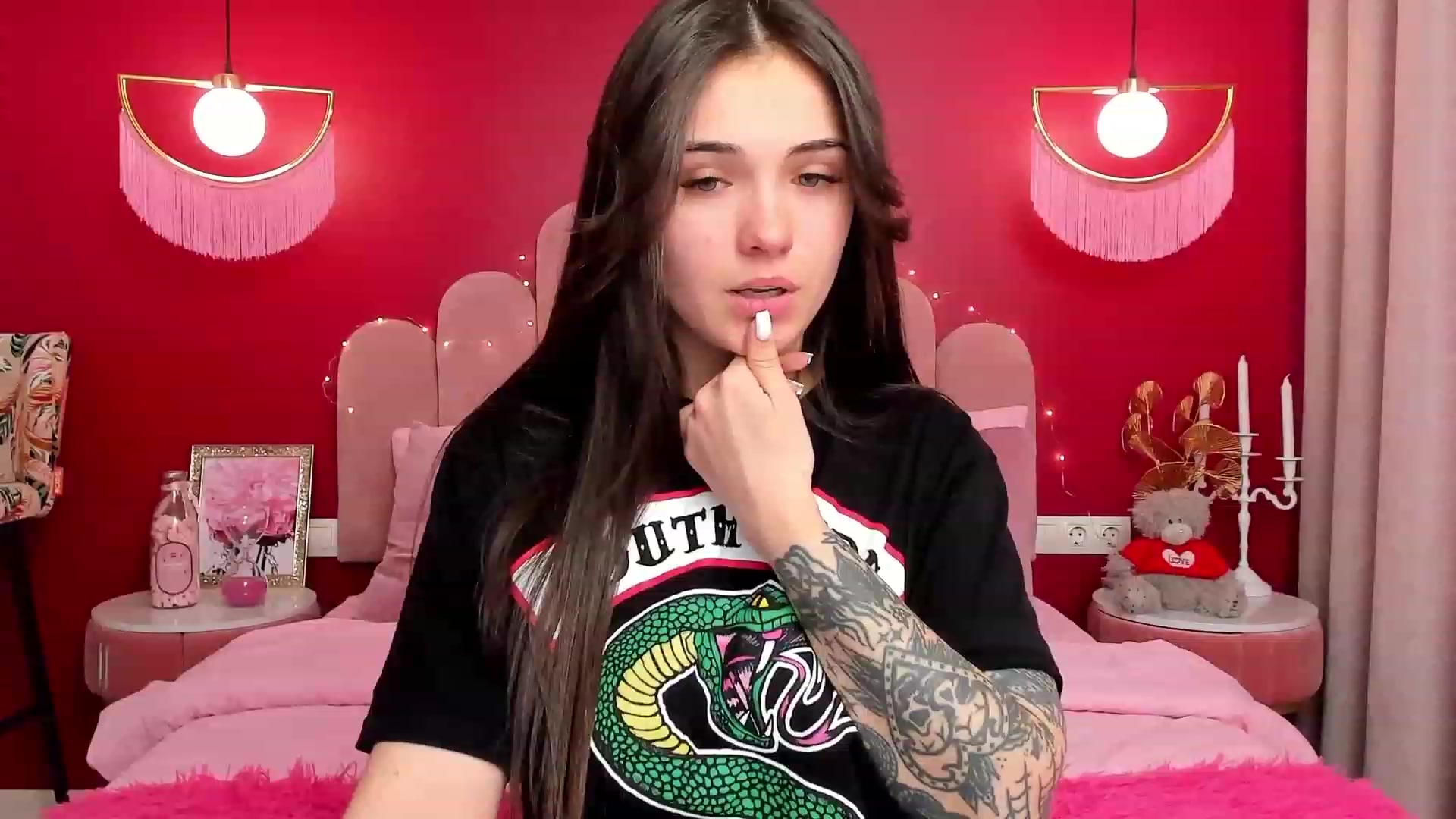 Gallery image thumbnail from AmeliaMFC's myfreecams stream on, 02/12/2023, 11:18 image 17 of 20