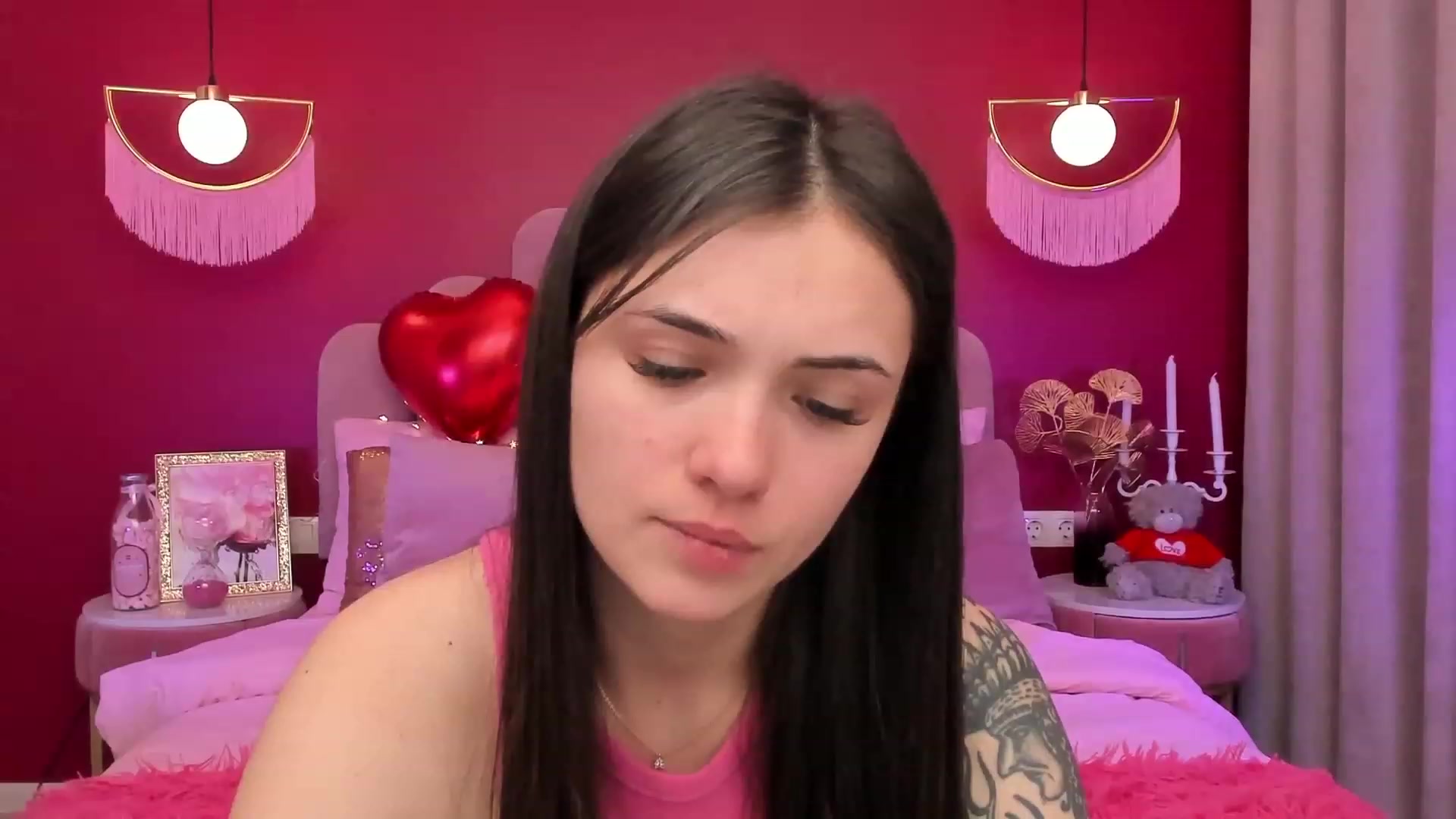 Gallery image thumbnail from AmeliaMFC's myfreecams stream on, 02/13/2023, 19:06 image 17 of 20