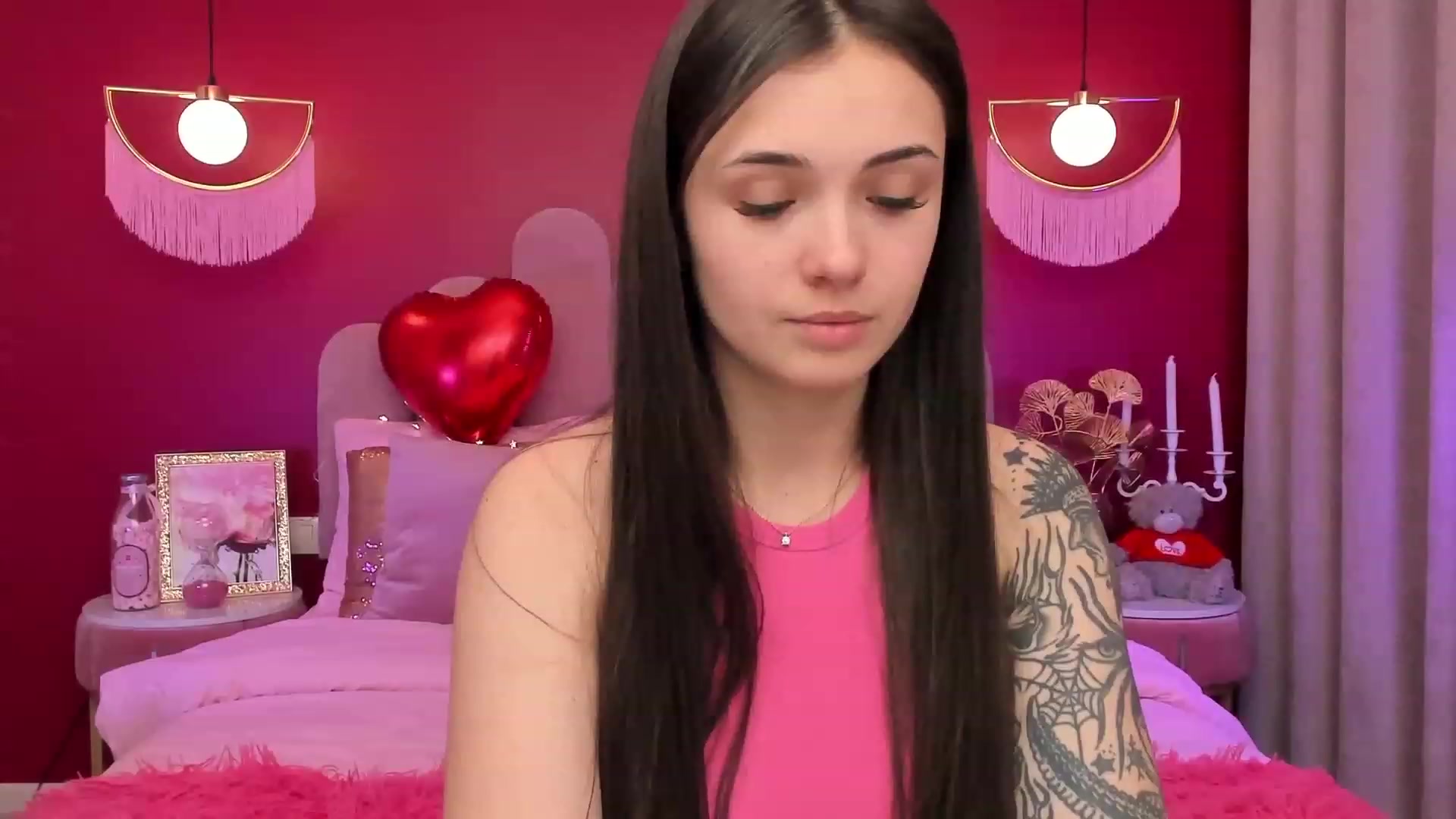 Gallery image thumbnail from AmeliaMFC's myfreecams stream on, 02/13/2023, 19:06 image 16 of 20