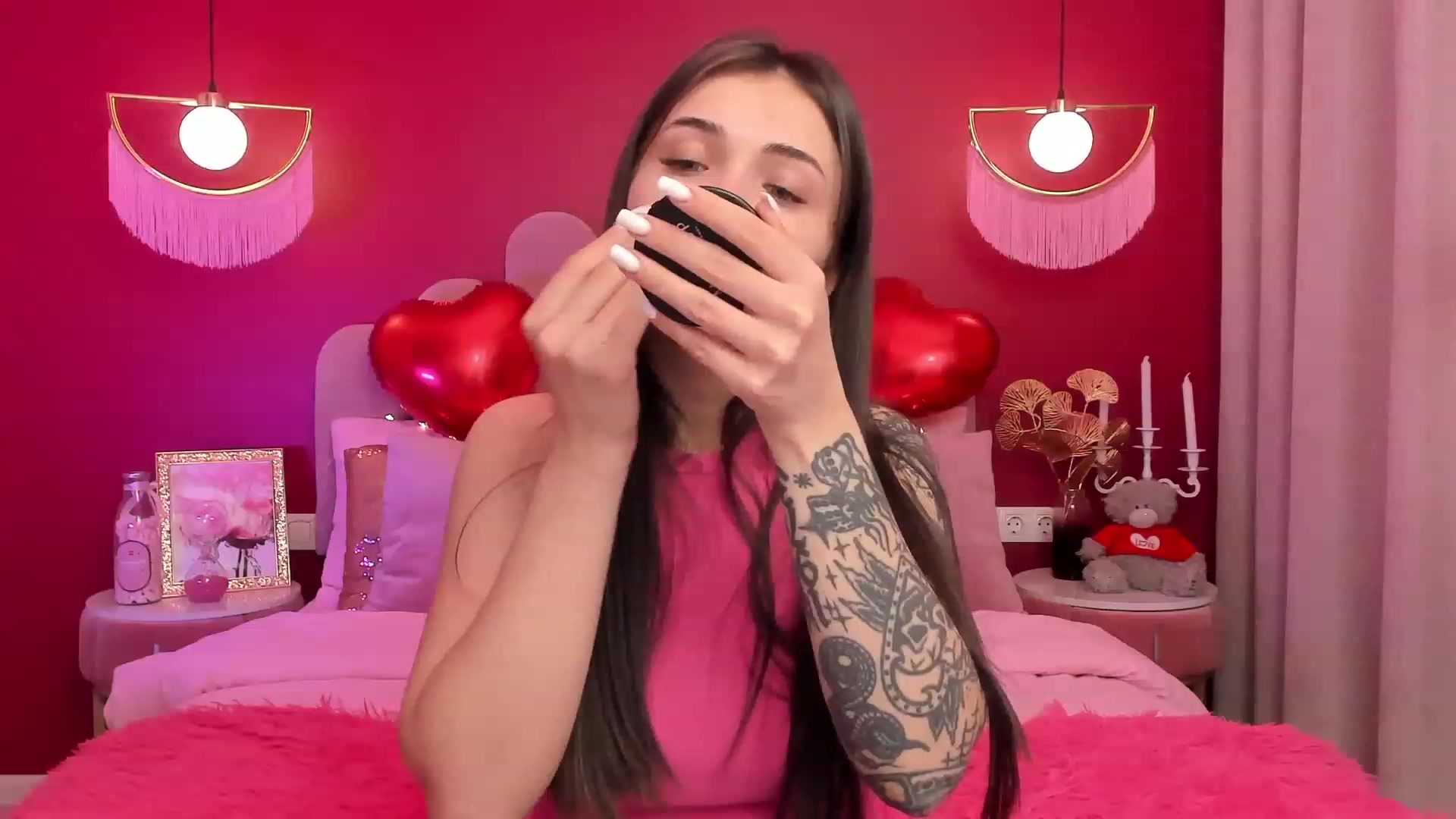 Gallery image thumbnail from AmeliaMFC's myfreecams stream on, 02/14/2023, 11:14 image 17 of 20