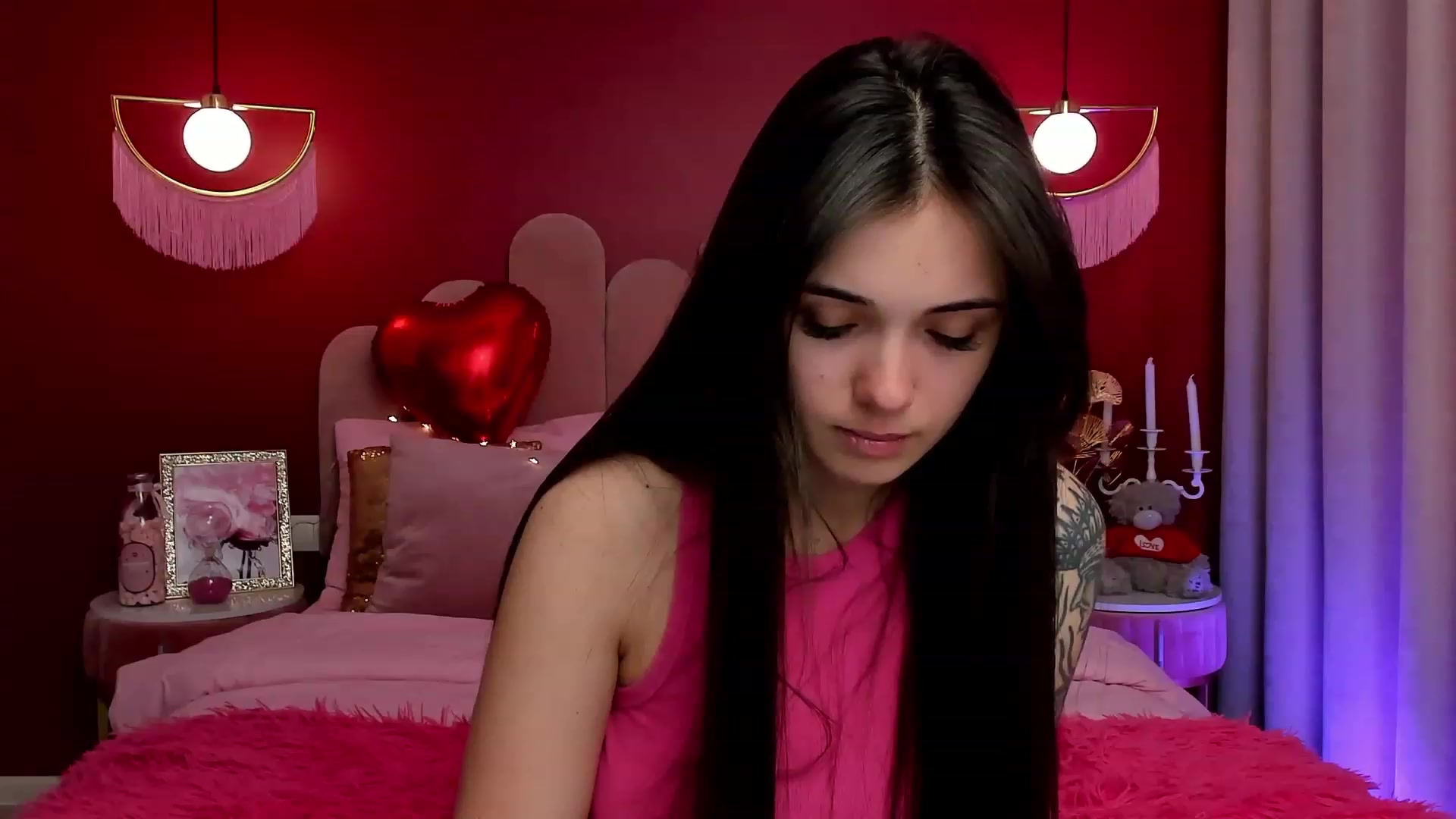 Gallery image thumbnail from AmeliaMFC's myfreecams stream on, 02/14/2023, 11:40 image 18 of 20