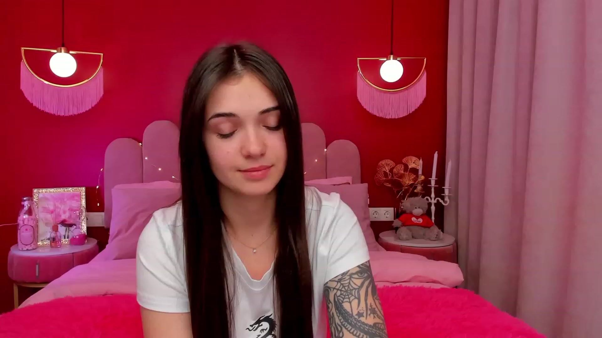Gallery image thumbnail from AmeliaMFC's myfreecams stream on, 03/16/2023, 12:59 image 14 of 20