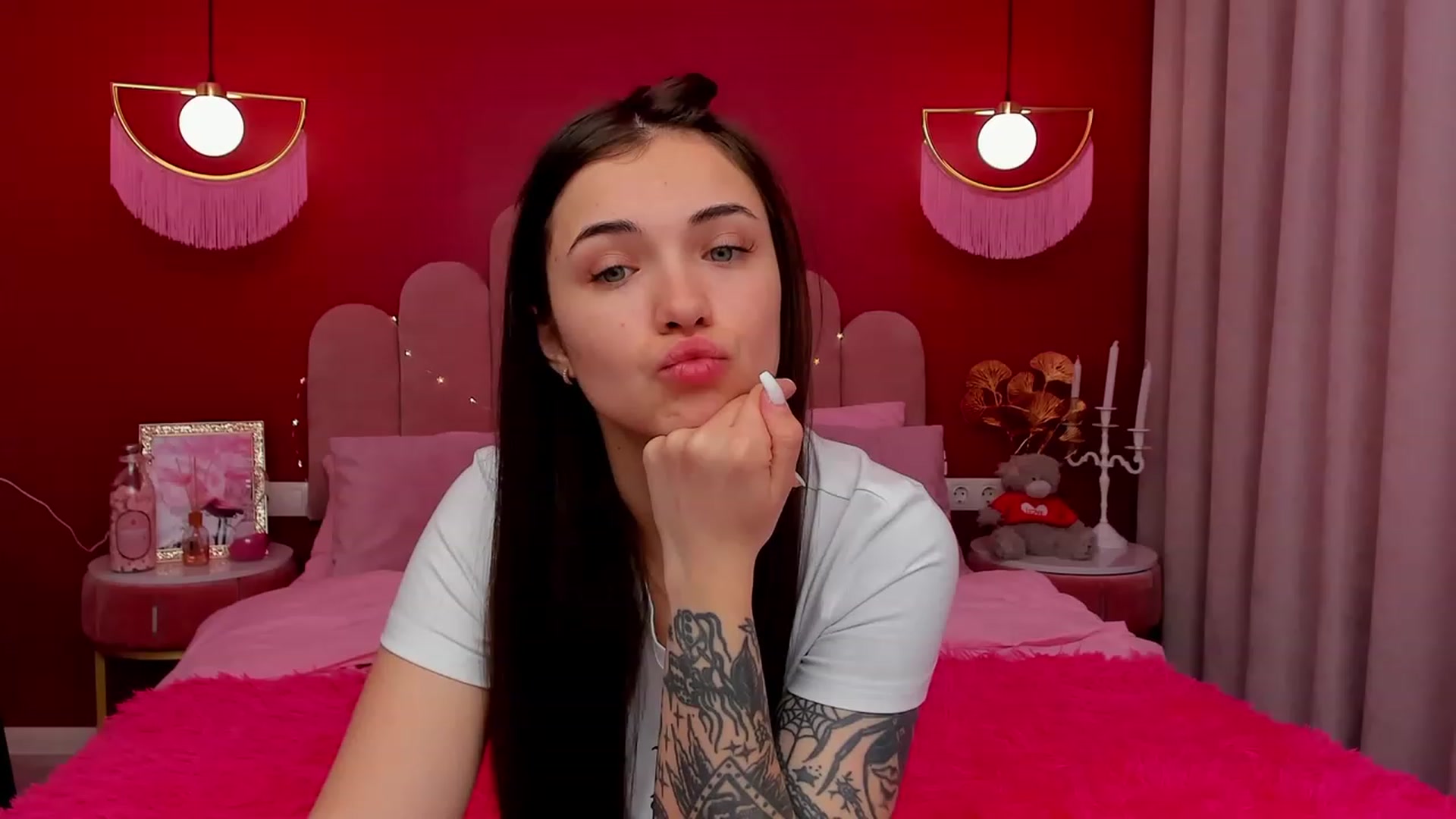 Gallery image thumbnail from AmeliaMFC's myfreecams stream on, 03/17/2023, 08:32 image 16 of 20