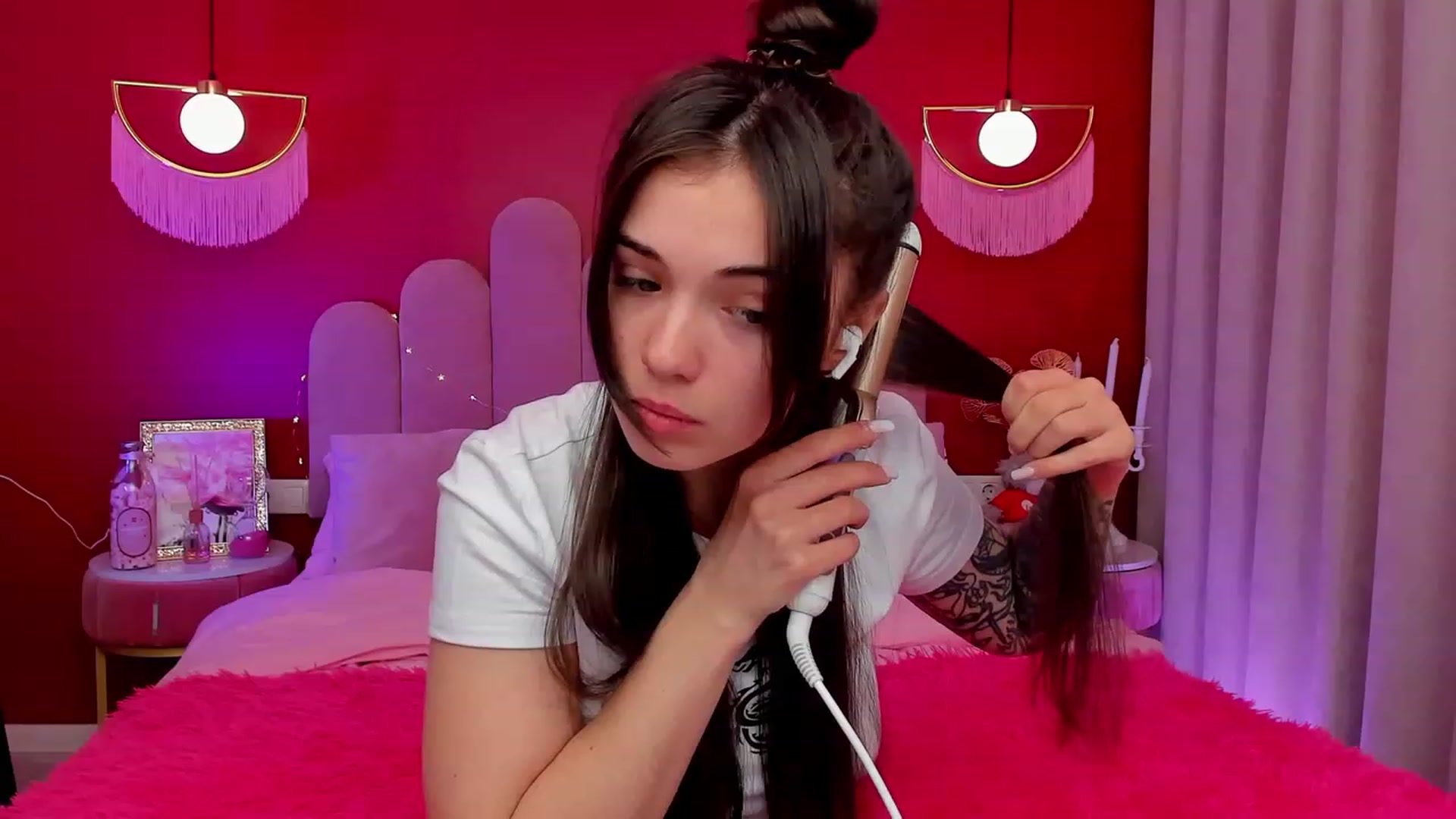 Gallery image thumbnail from AmeliaMFC's myfreecams stream on, 03/17/2023, 08:32 image 10 of 20