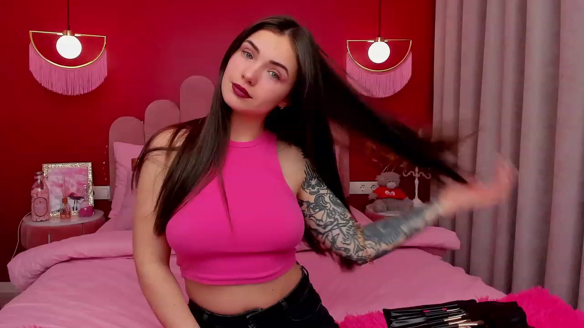 Gallery image thumbnail from AmeliaMFC's myfreecams stream on, 03/18/2023, 18:19 image 20 of 20
