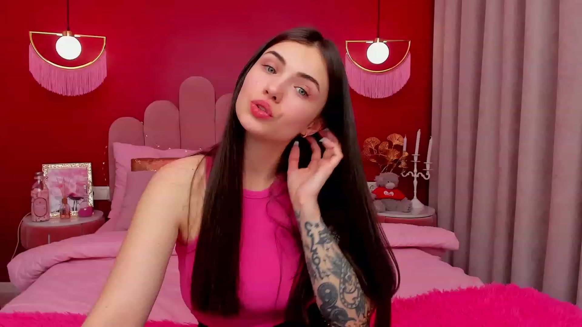 Gallery image thumbnail from AmeliaMFC's myfreecams stream on, 03/18/2023, 19:32 image 20 of 20