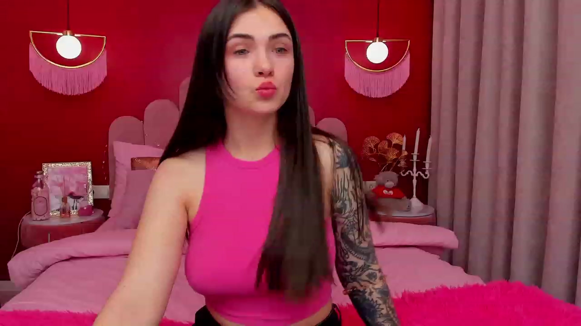 Gallery image thumbnail from AmeliaMFC's myfreecams stream on, 03/18/2023, 19:32 image 13 of 20