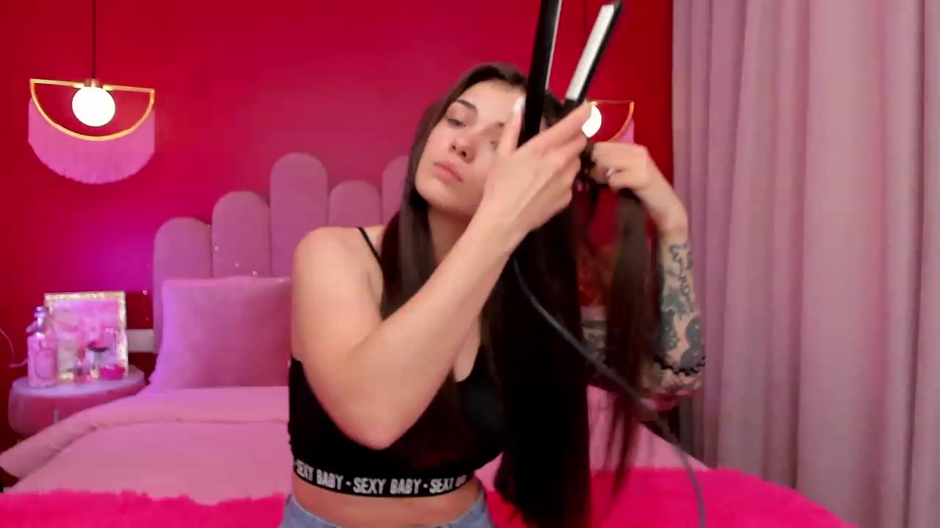 Gallery image thumbnail from AmeliaMFC's myfreecams stream on, 03/20/2023, 14:22 image 10 of 20