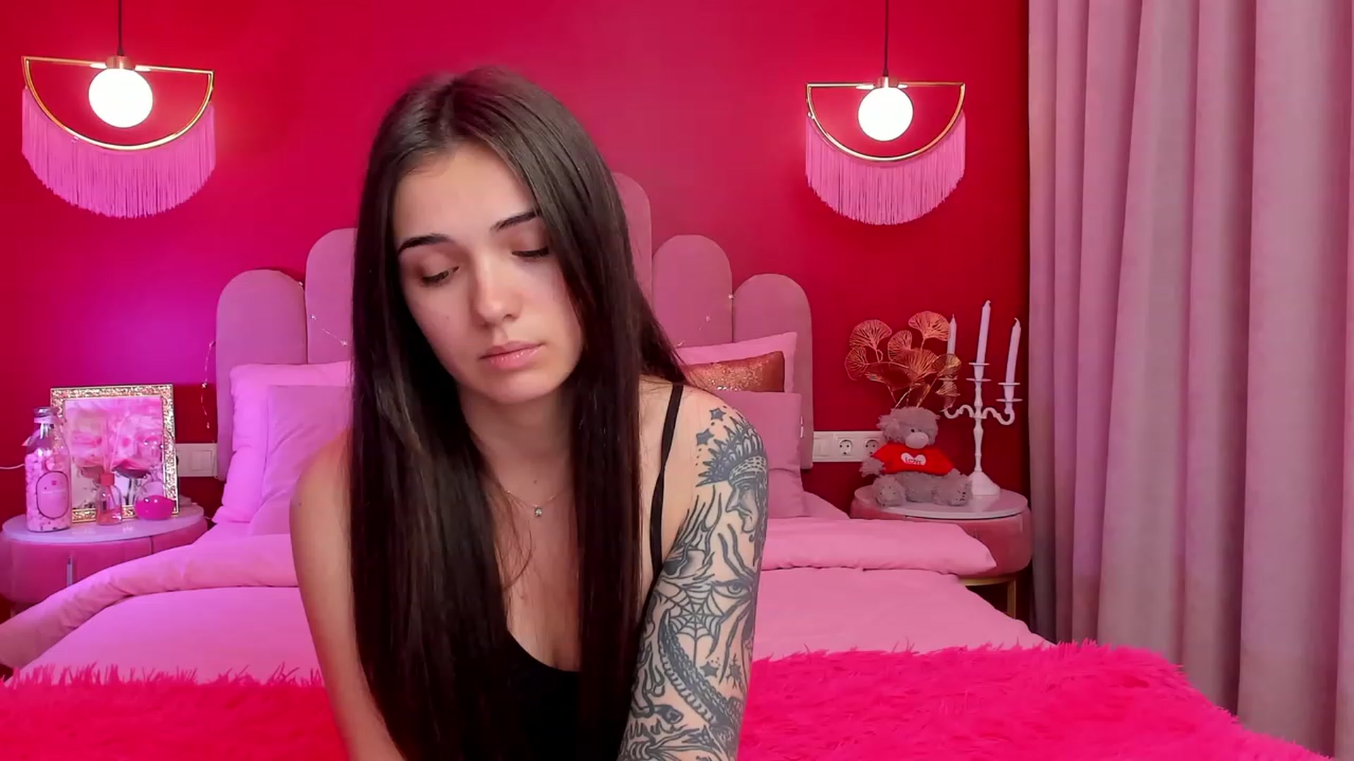 Gallery image thumbnail from AmeliaMFC's myfreecams stream on, 03/20/2023, 17:01 image 10 of 20
