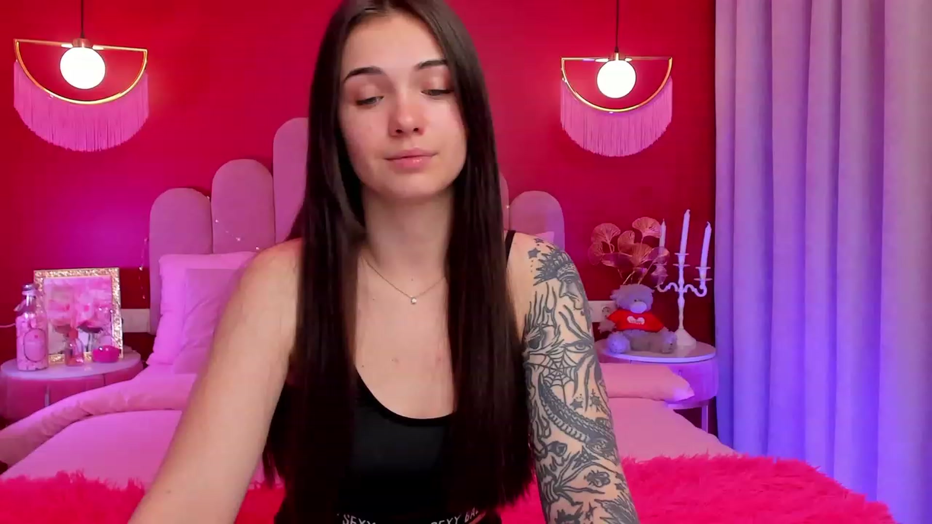 Gallery image thumbnail from AmeliaMFC's myfreecams stream on, 03/20/2023, 18:30 image 14 of 20