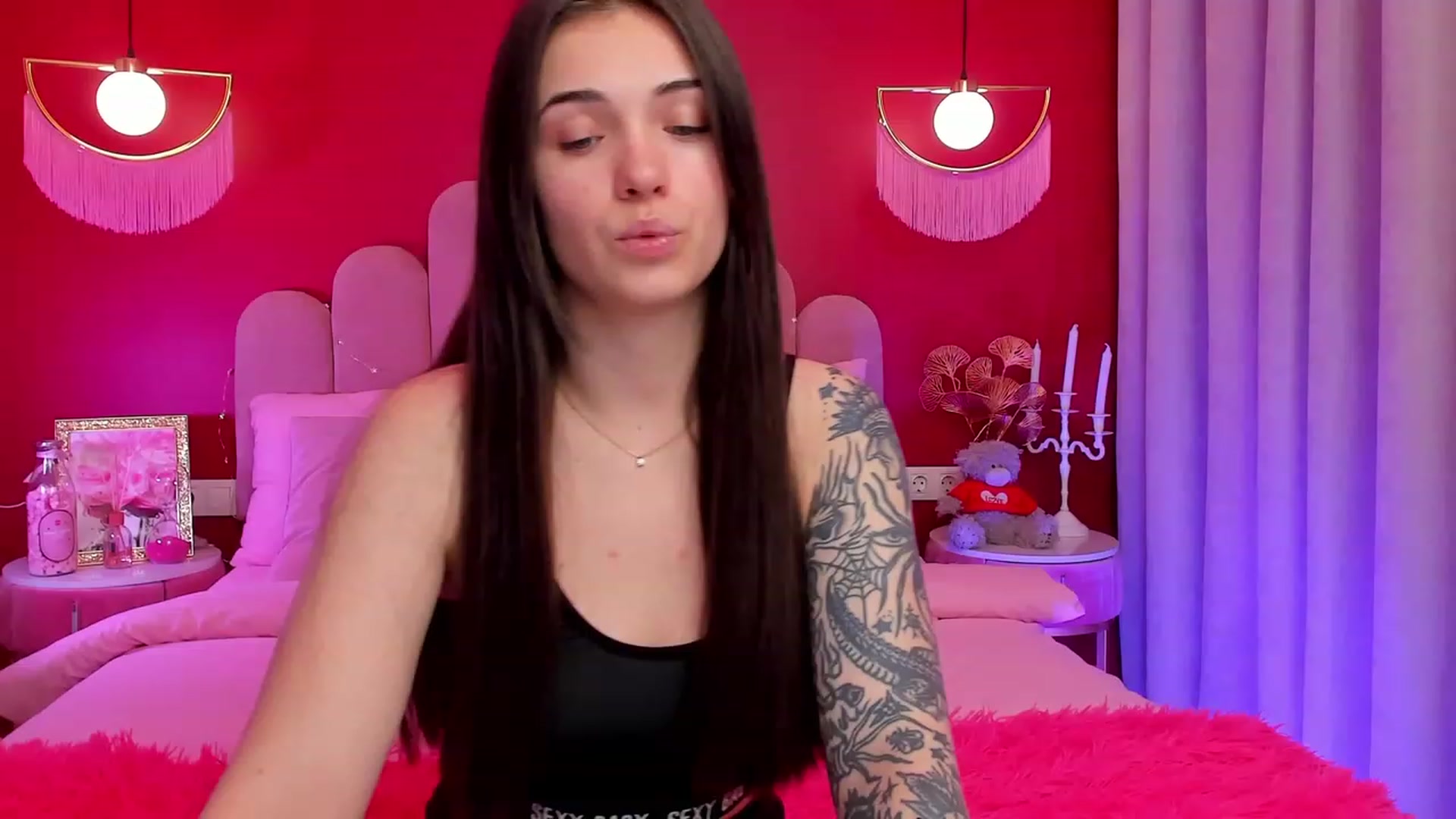 Gallery image thumbnail from AmeliaMFC's myfreecams stream on, 03/20/2023, 18:30 image 16 of 20