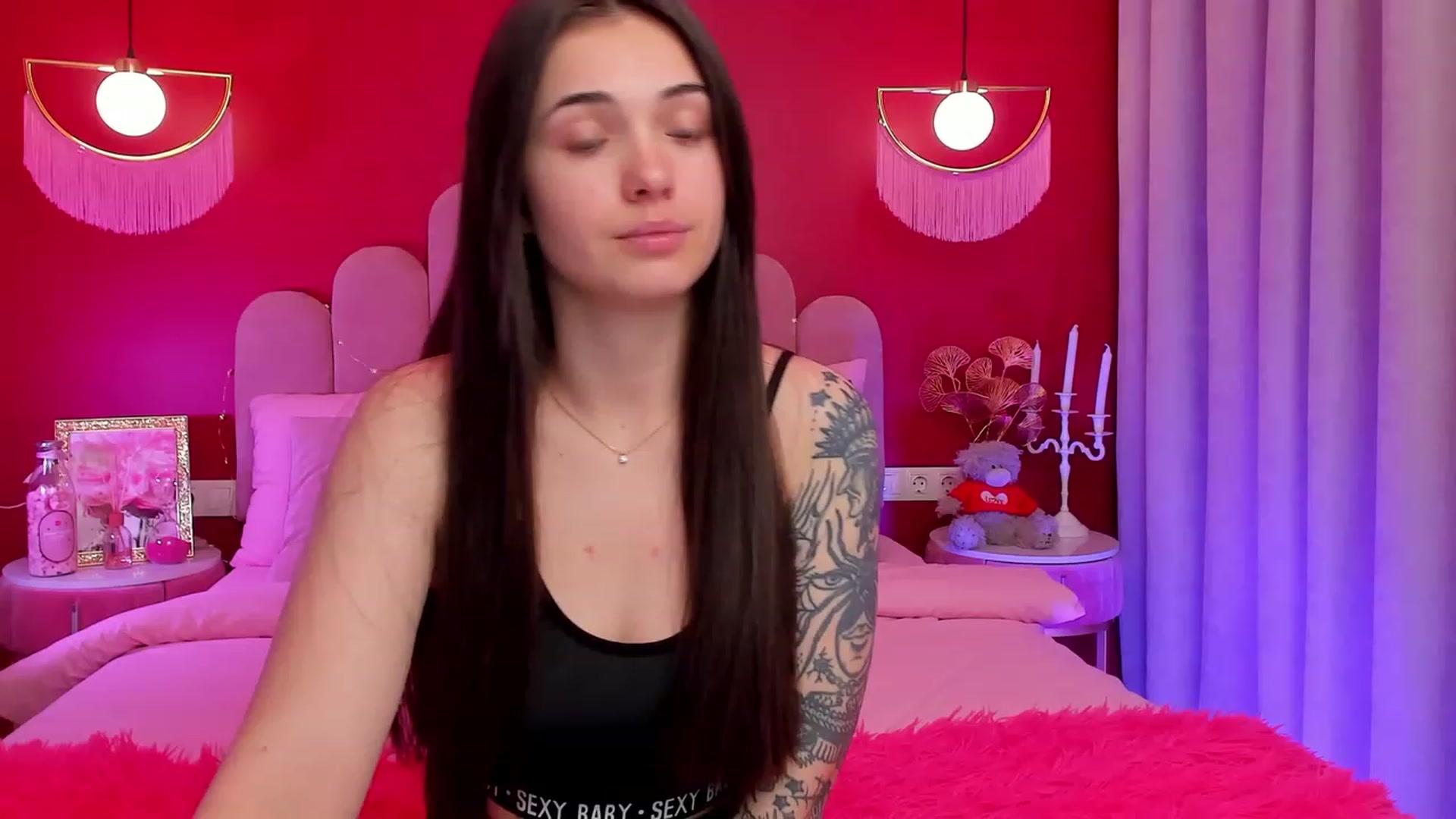 Gallery image thumbnail from AmeliaMFC's myfreecams stream on, 03/20/2023, 18:30 image 11 of 20