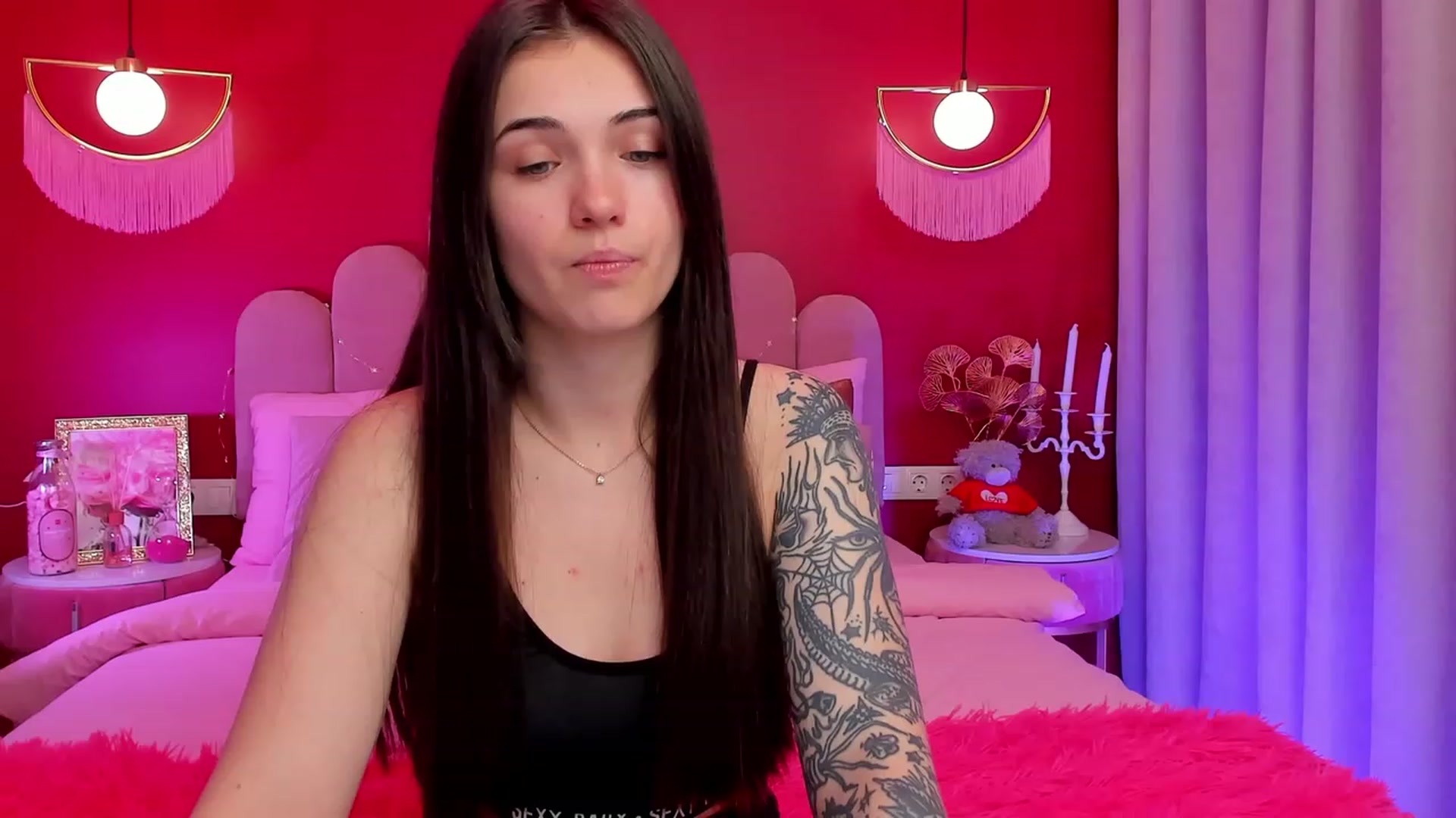 Gallery image thumbnail from AmeliaMFC's myfreecams stream on, 03/20/2023, 18:30 image 17 of 20