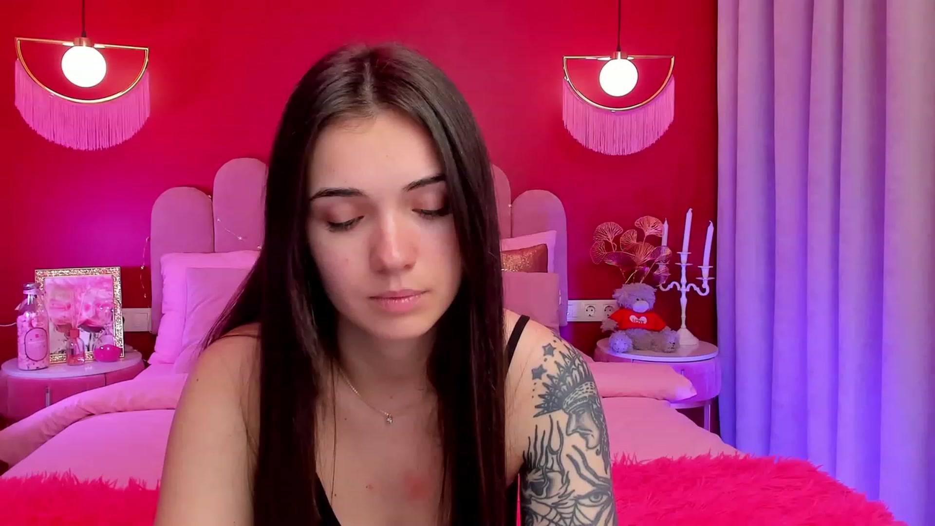 Gallery image thumbnail from AmeliaMFC's myfreecams stream on, 03/20/2023, 20:01 image 6 of 20