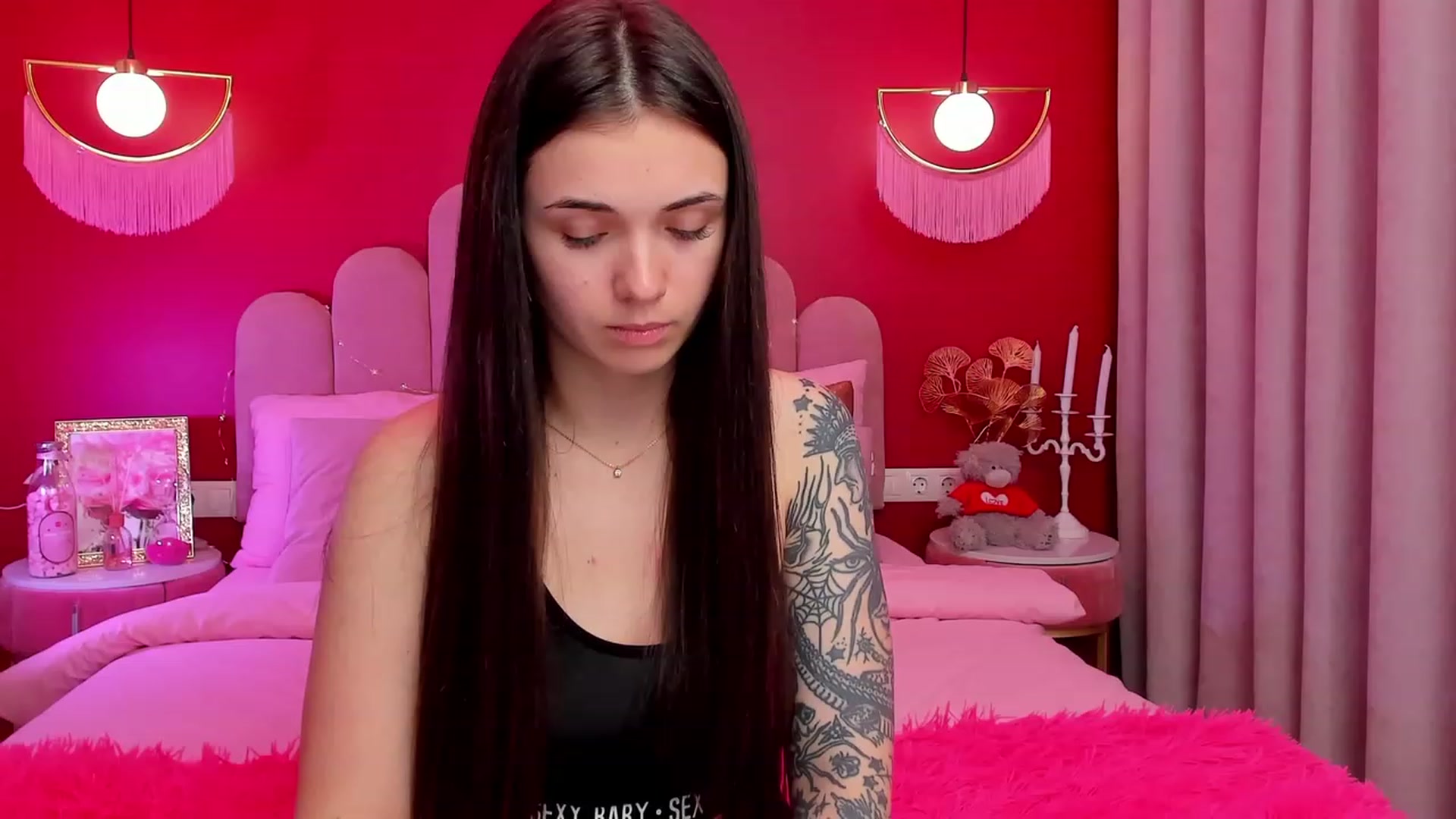 Gallery image thumbnail from AmeliaMFC's myfreecams stream on, 03/20/2023, 20:01 image 16 of 20
