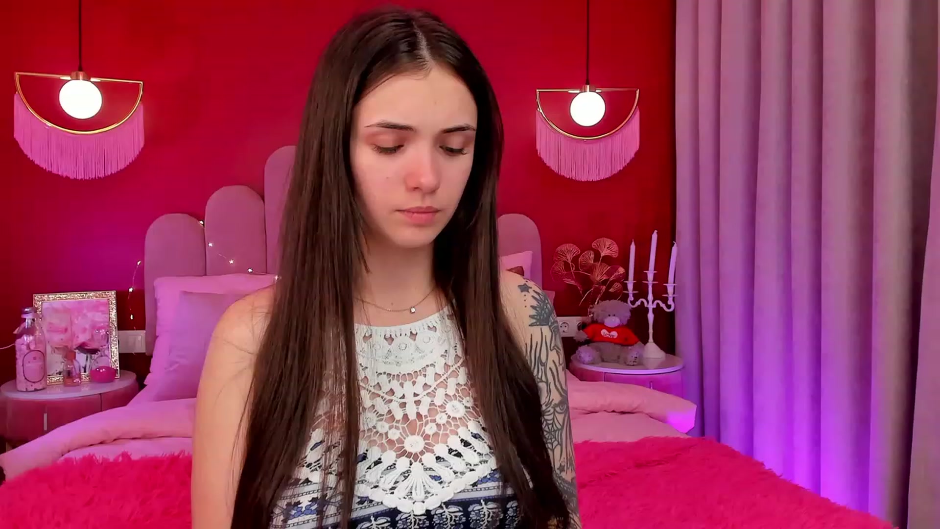 Gallery image thumbnail from AmeliaMFC's myfreecams stream on, 03/22/2023, 19:21 image 14 of 20
